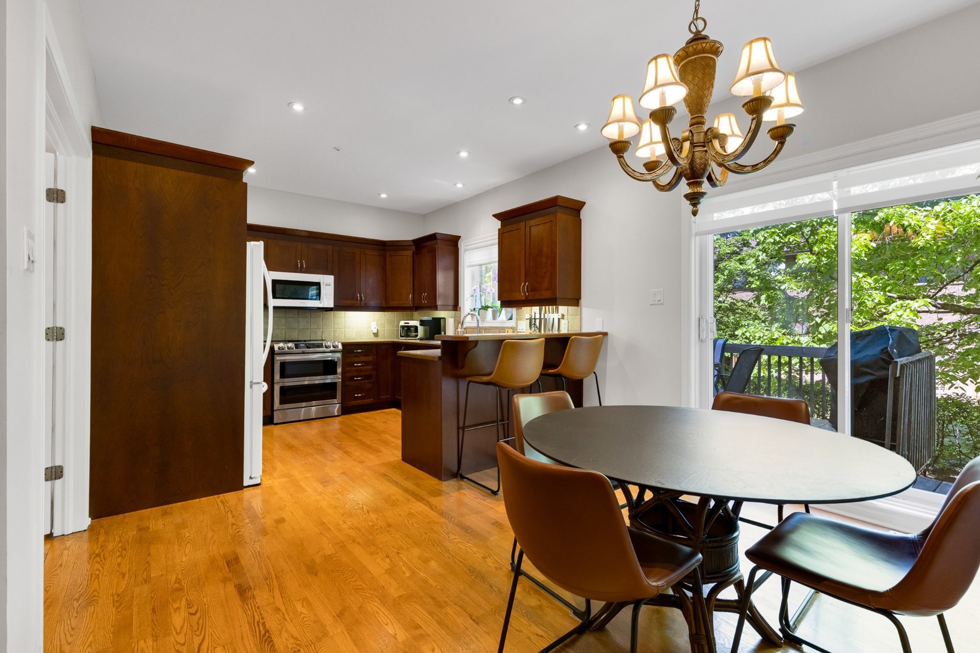 









6710A


Ch. Wallenberg

,
Côte-Saint-Luc,




QC
H4W3K8

