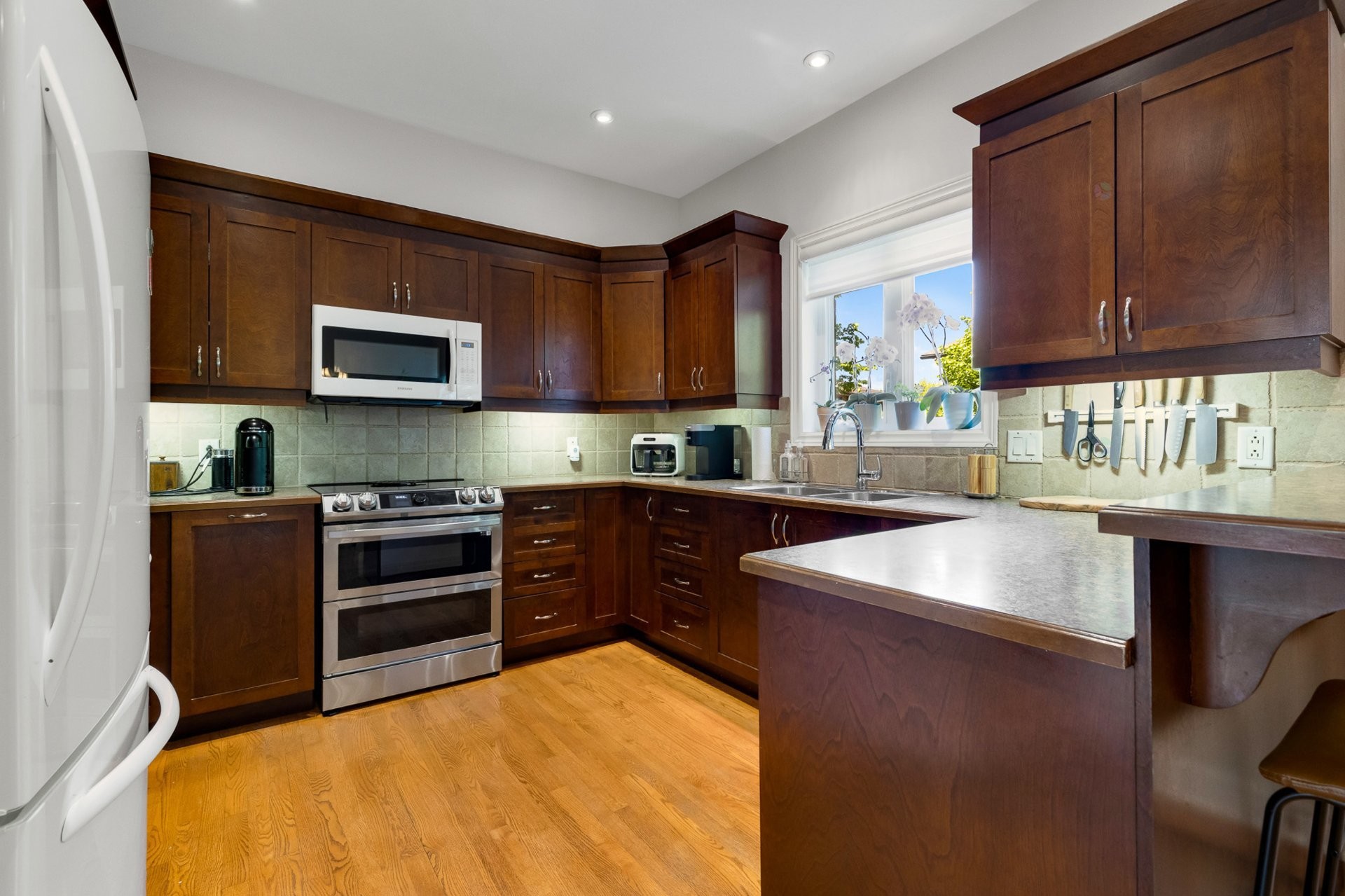 









6710A


Ch. Wallenberg

,
Côte-Saint-Luc,




QC
H4W3K8

