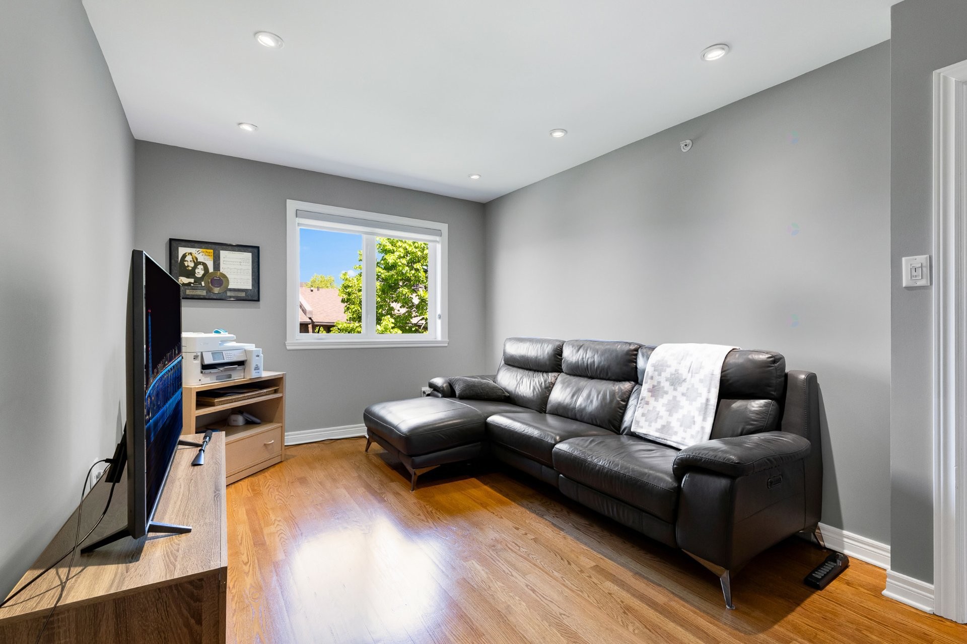 









6710A


Ch. Wallenberg

,
Côte-Saint-Luc,




QC
H4W3K8

