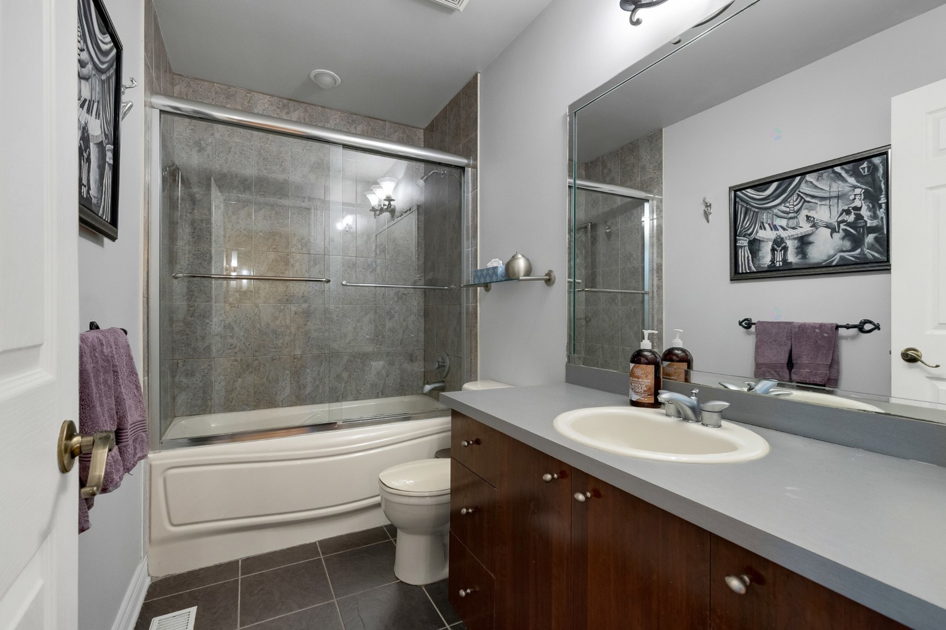 









6710A


Ch. Wallenberg

,
Côte-Saint-Luc,




QC
H4W3K8

