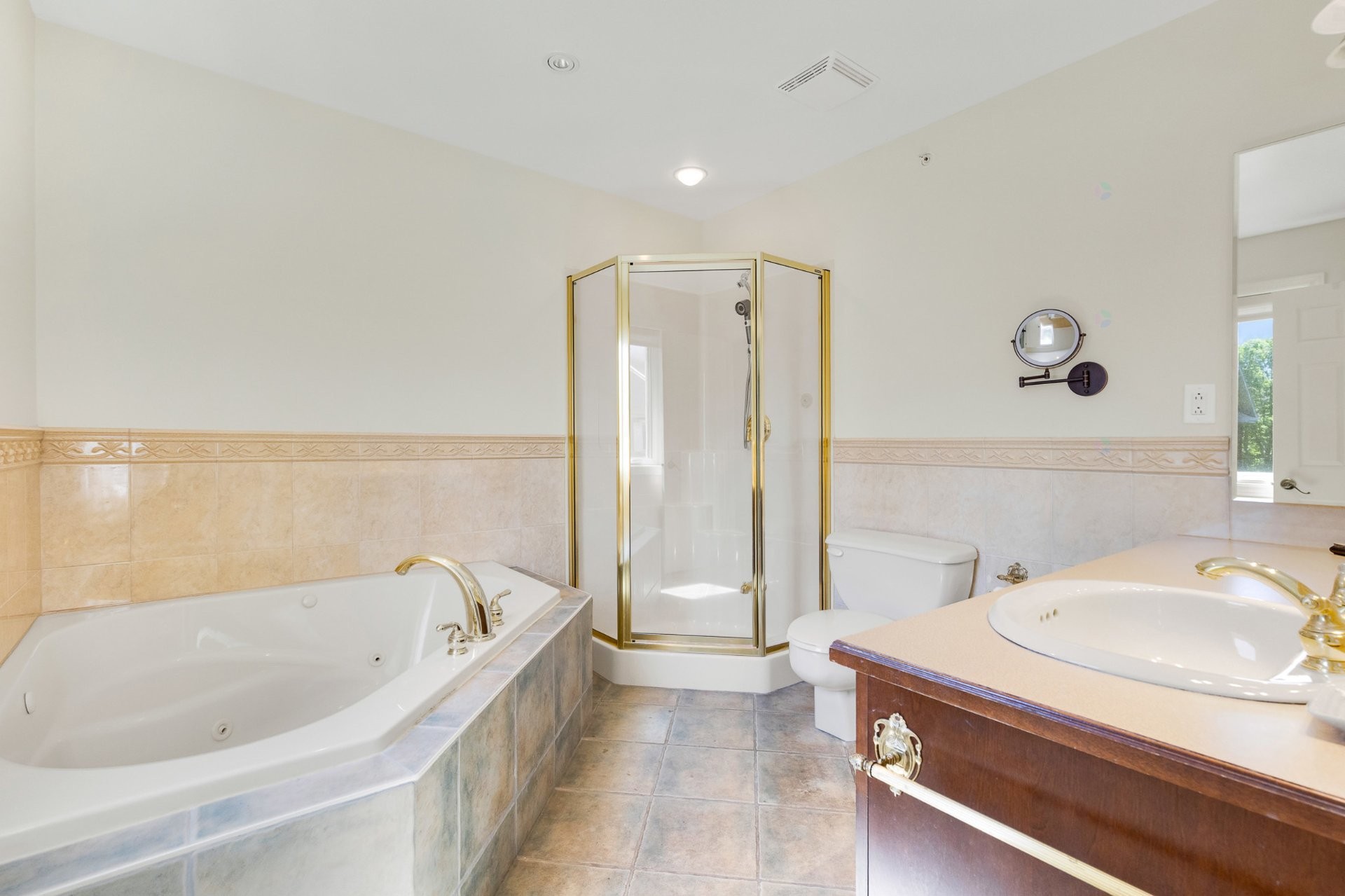 









6710A


Ch. Wallenberg

,
Côte-Saint-Luc,




QC
H4W3K8

