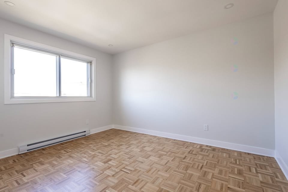 









12404


Rue Ferdinand-Bastien

,
Montréal (Rivière-des-Prairies/Pointe-aux-Trembles),




QC
H1C2A7

