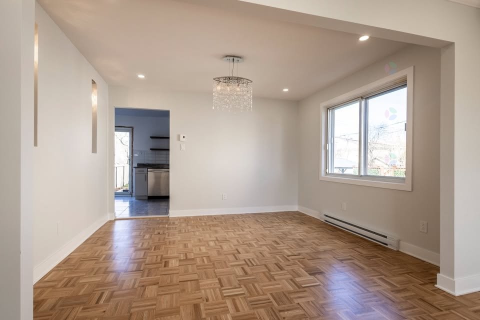 









12404


Rue Ferdinand-Bastien

,
Montréal (Rivière-des-Prairies/Pointe-aux-Trembles),




QC
H1C2A7

