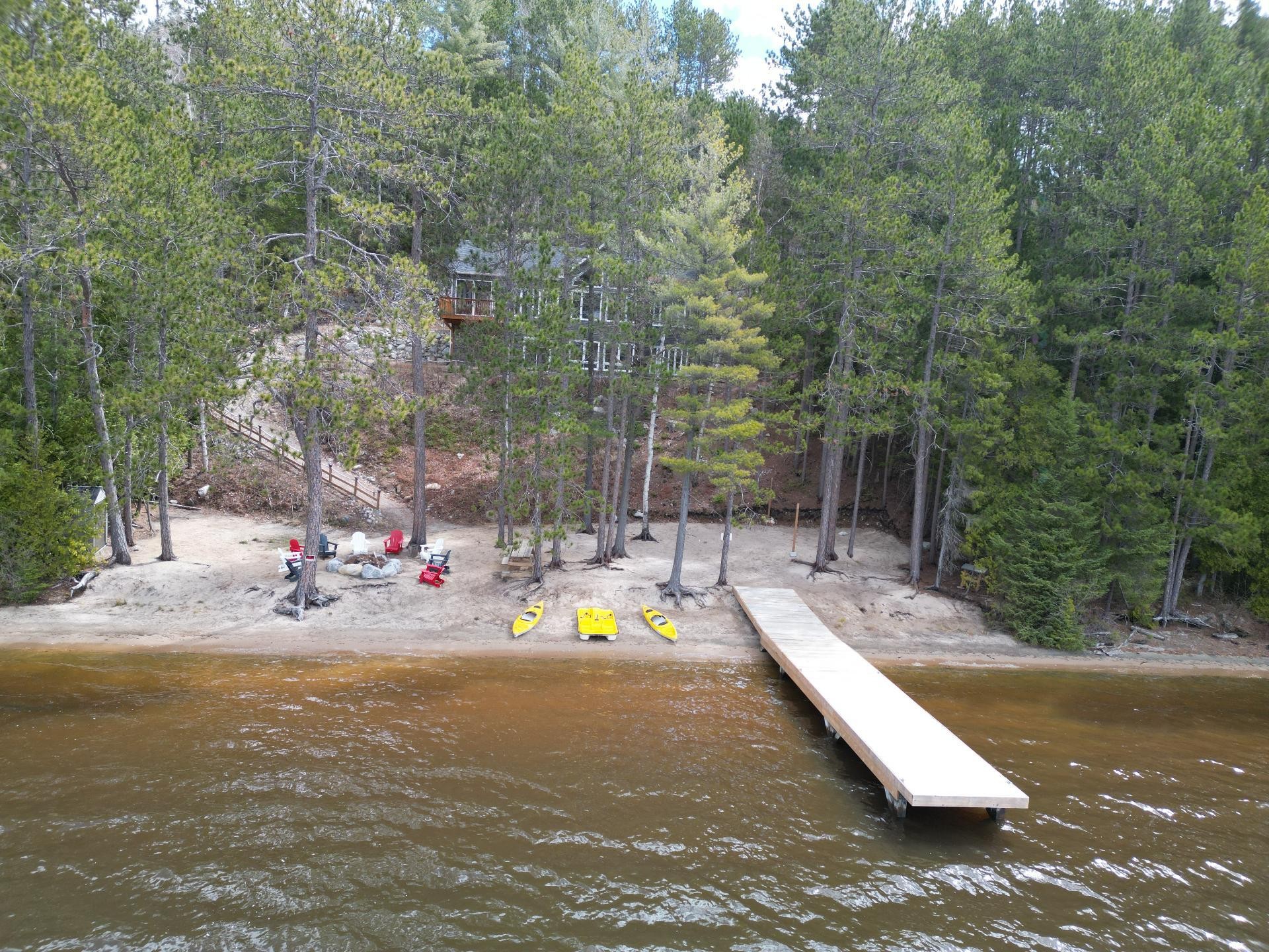 









5063


Ch. de la Baie-Thompson

,
Témiscaming,




QC
J0Z3R0

