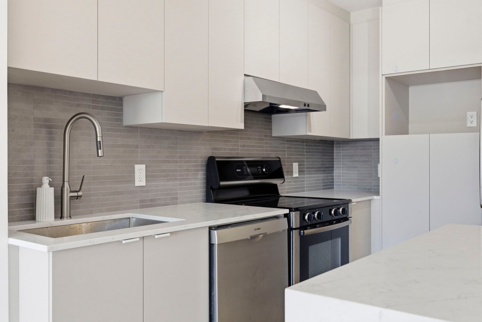 









340


Rue Ste-Madeleine

, 6,
Montréal (Le Sud-Ouest),




QC
H3K0A5

