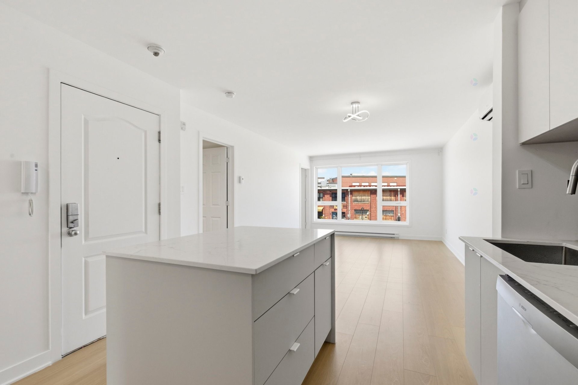 









340


Rue Ste-Madeleine

, 6,
Montréal (Le Sud-Ouest),




QC
H3K0A5

