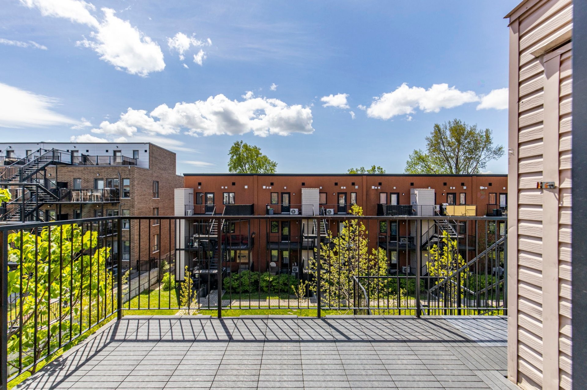 









340


Rue Ste-Madeleine

, 6,
Montréal (Le Sud-Ouest),




QC
H3K0A5


