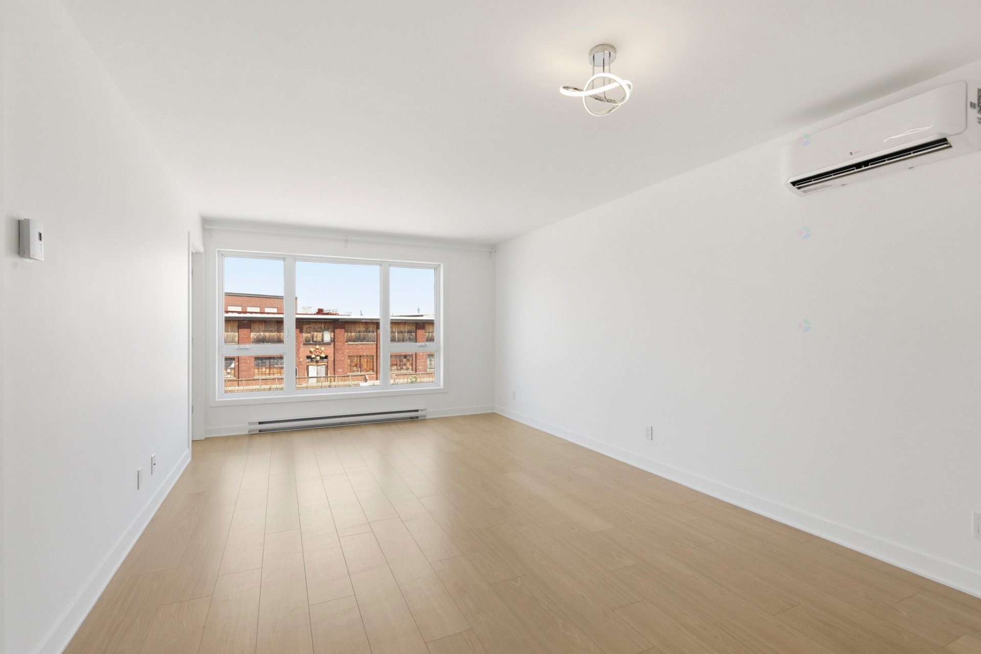 









340


Rue Ste-Madeleine

, 6,
Montréal (Le Sud-Ouest),




QC
H3K0A5

