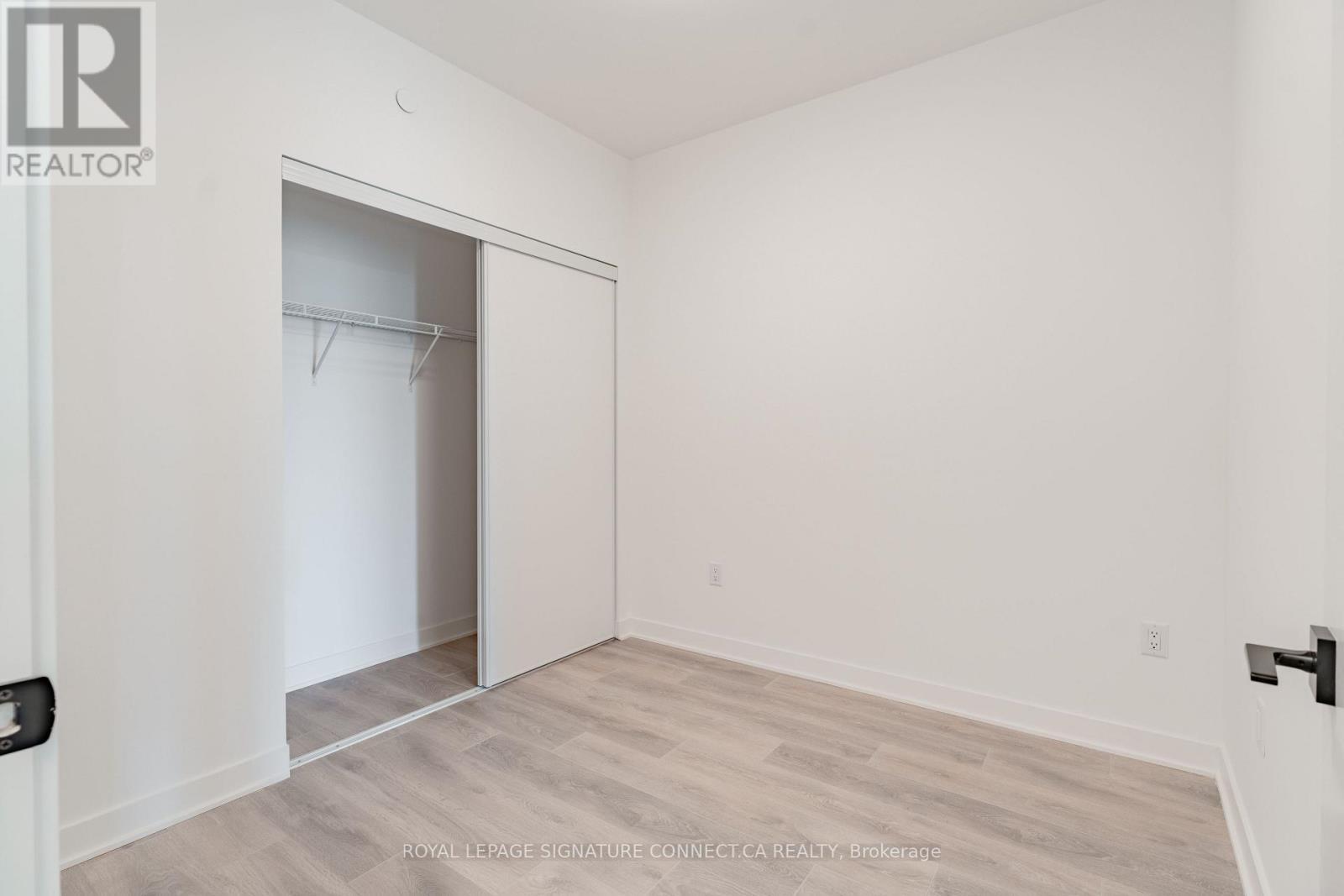 












517 - 1185 DUPONT STREET

,
Toronto,




Ontario
M6H0G5

