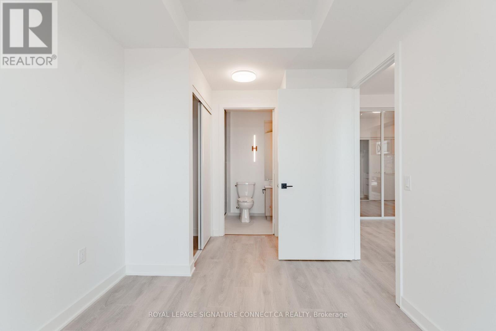 












517 - 1185 DUPONT STREET

,
Toronto,




Ontario
M6H0G5

