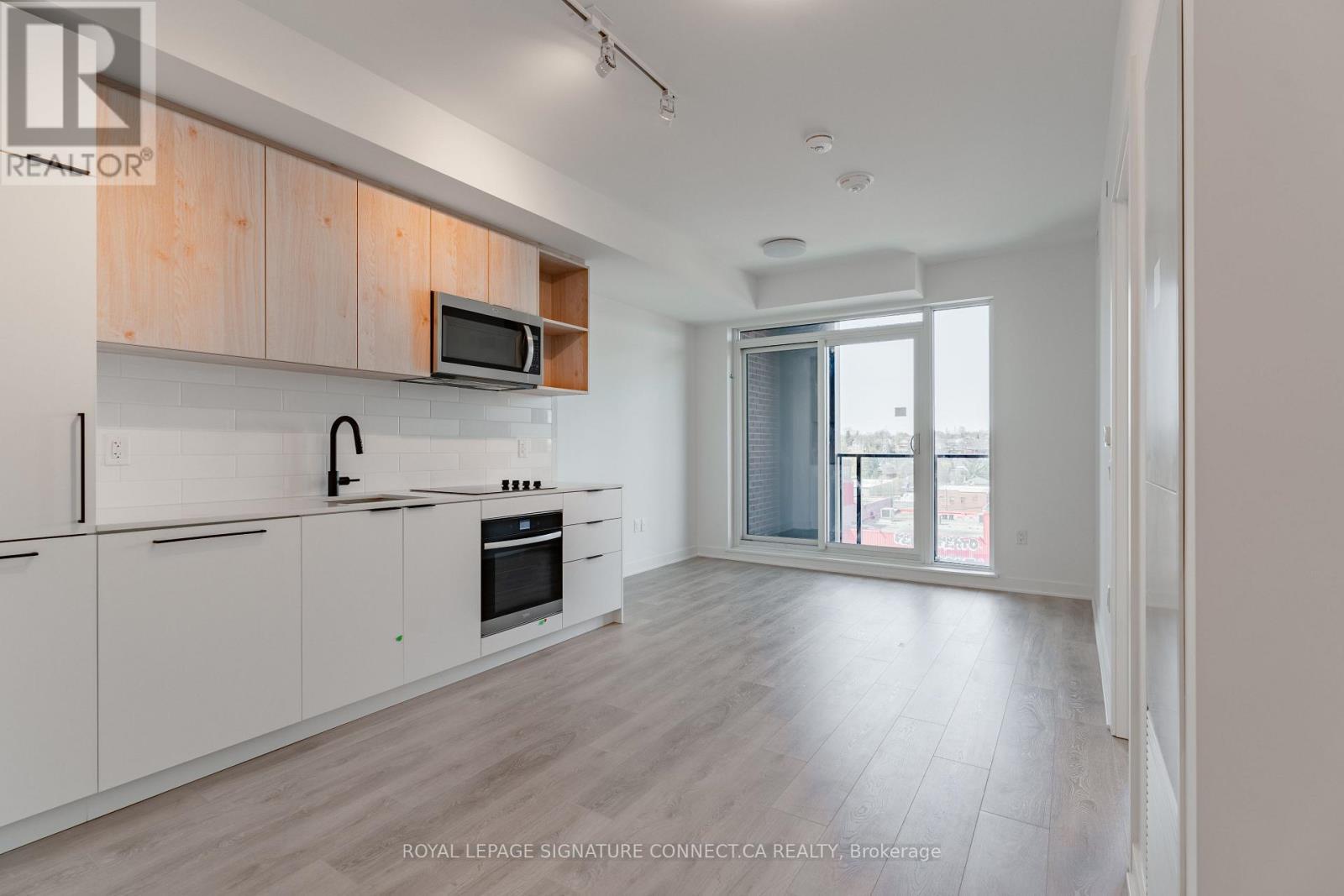 












517 - 1185 DUPONT STREET

,
Toronto,




Ontario
M6H0G5

