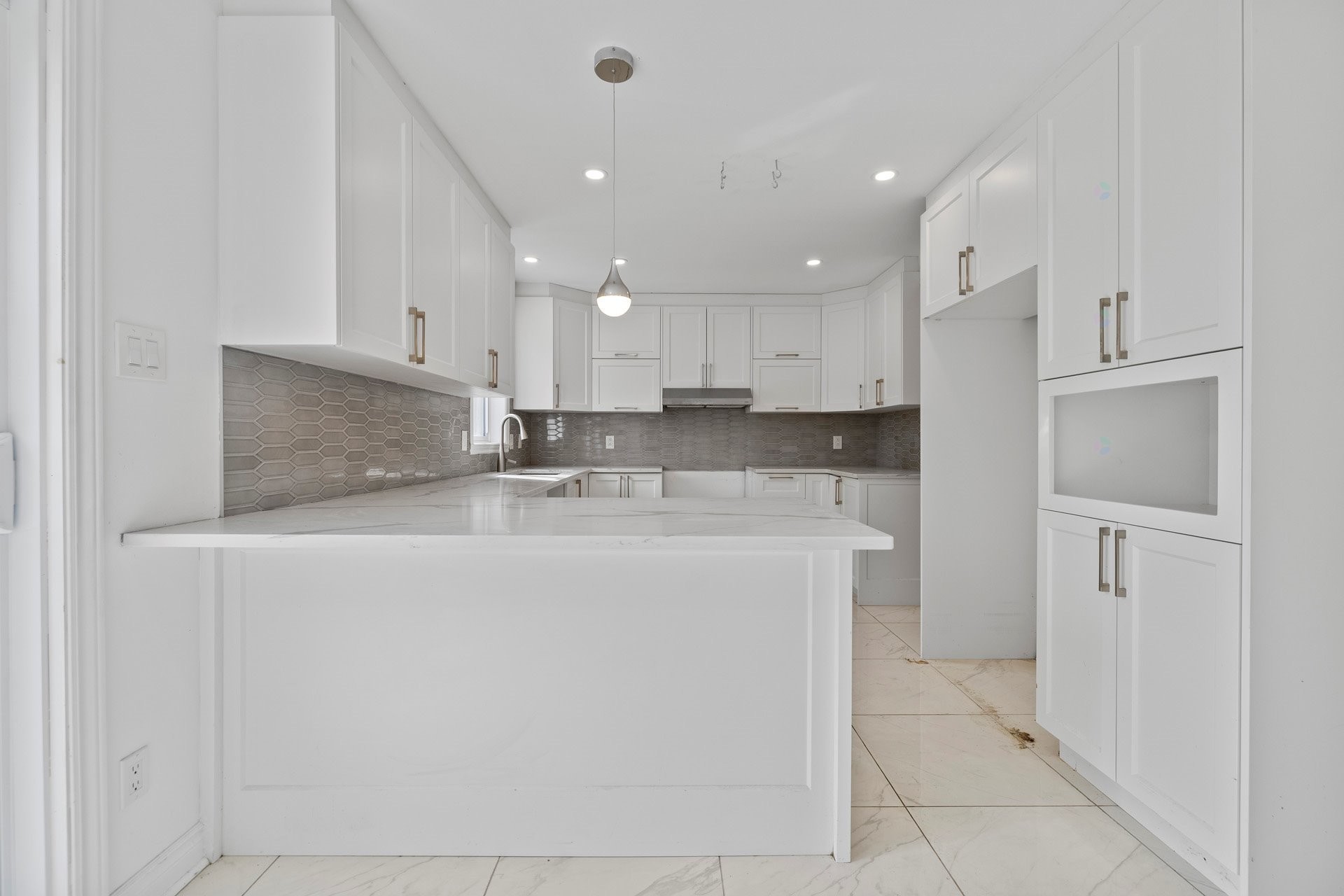 









4461


Rue Cécile

,
Montréal (Pierrefonds-Roxboro),




QC
H9K1N1

