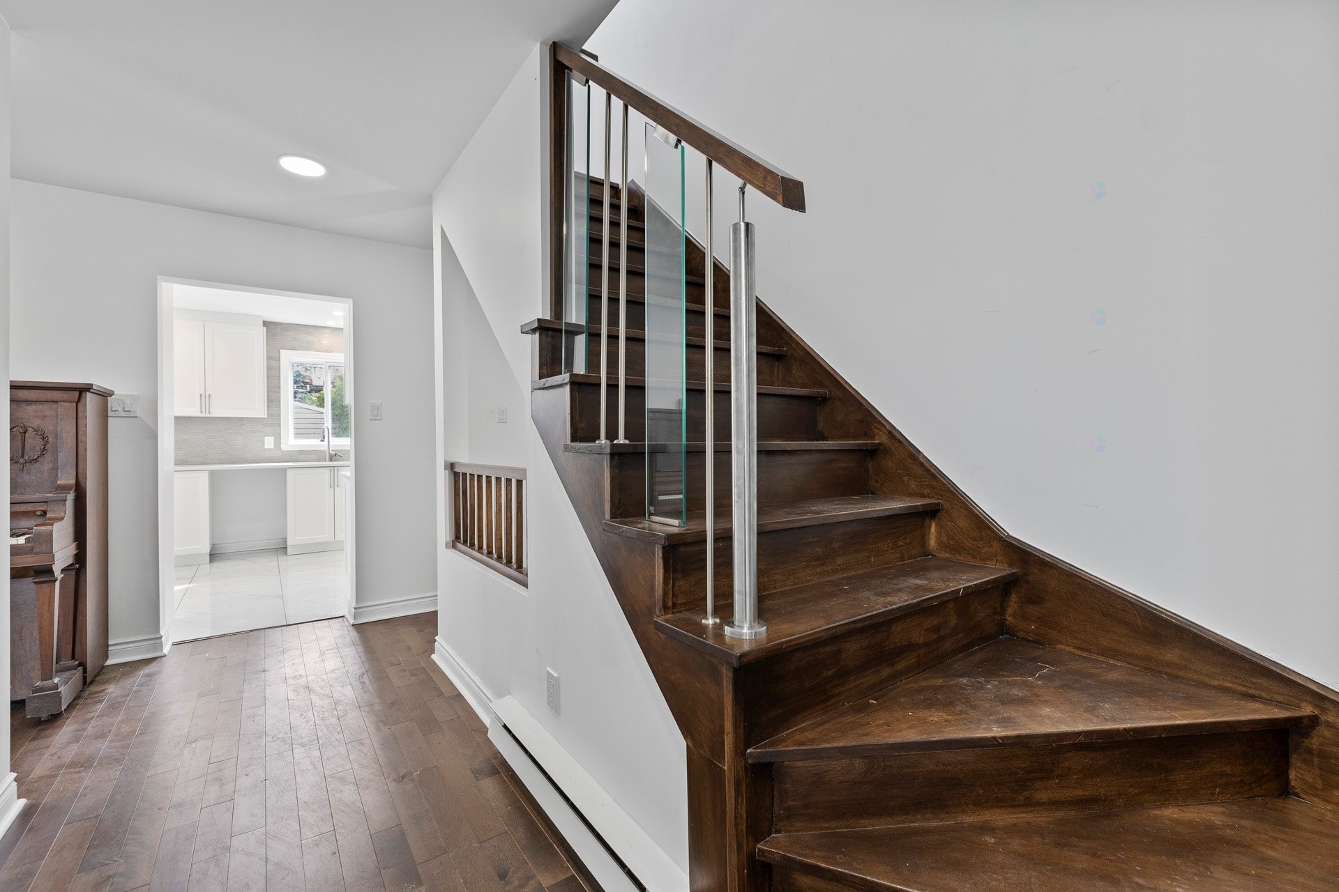 









4461


Rue Cécile

,
Montréal (Pierrefonds-Roxboro),




QC
H9K1N1

