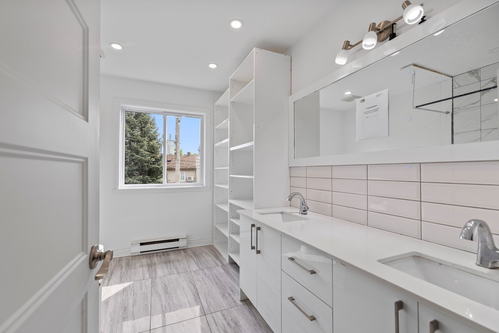 









4461


Rue Cécile

,
Montréal (Pierrefonds-Roxboro),




QC
H9K1N1

