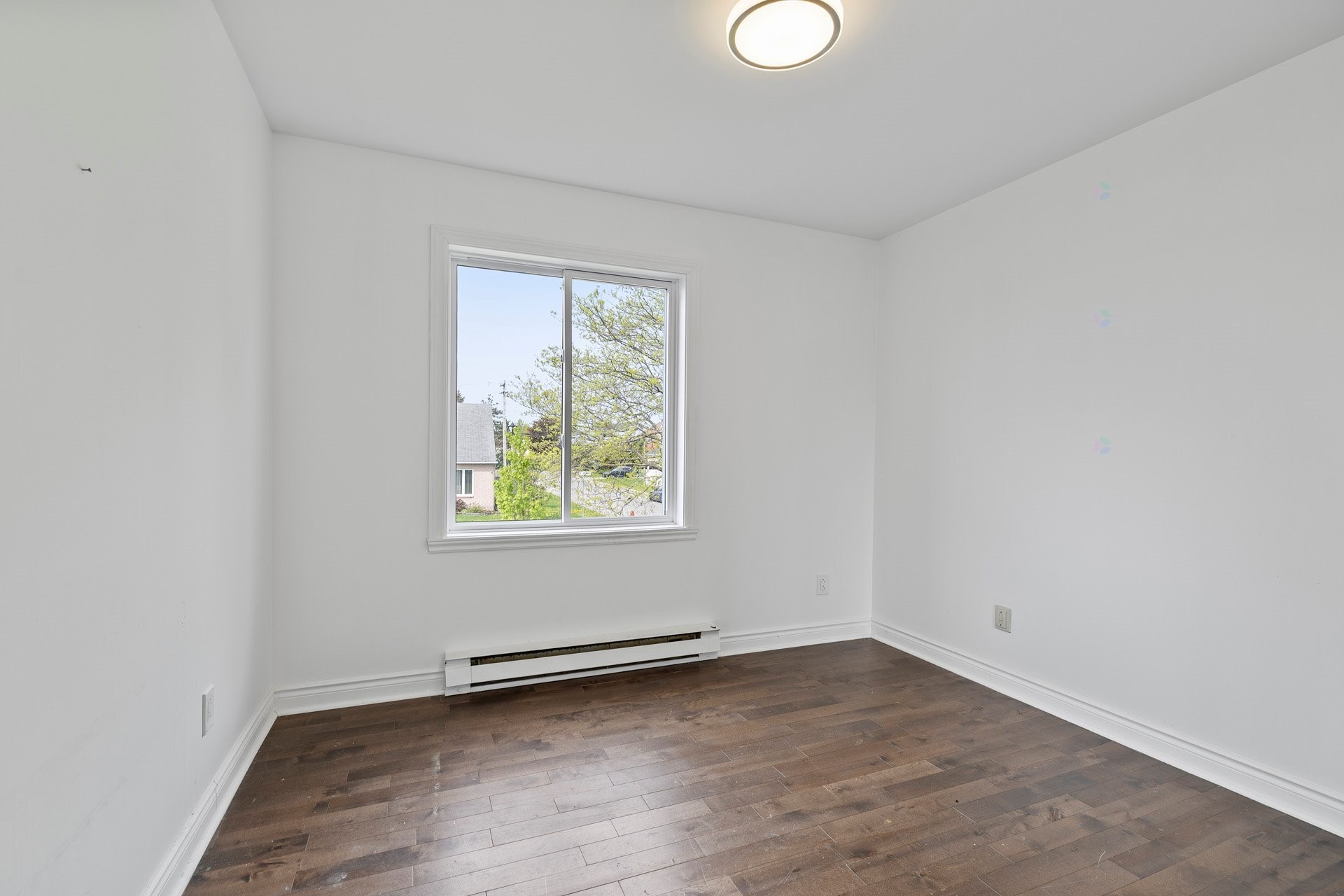









4461


Rue Cécile

,
Montréal (Pierrefonds-Roxboro),




QC
H9K1N1

