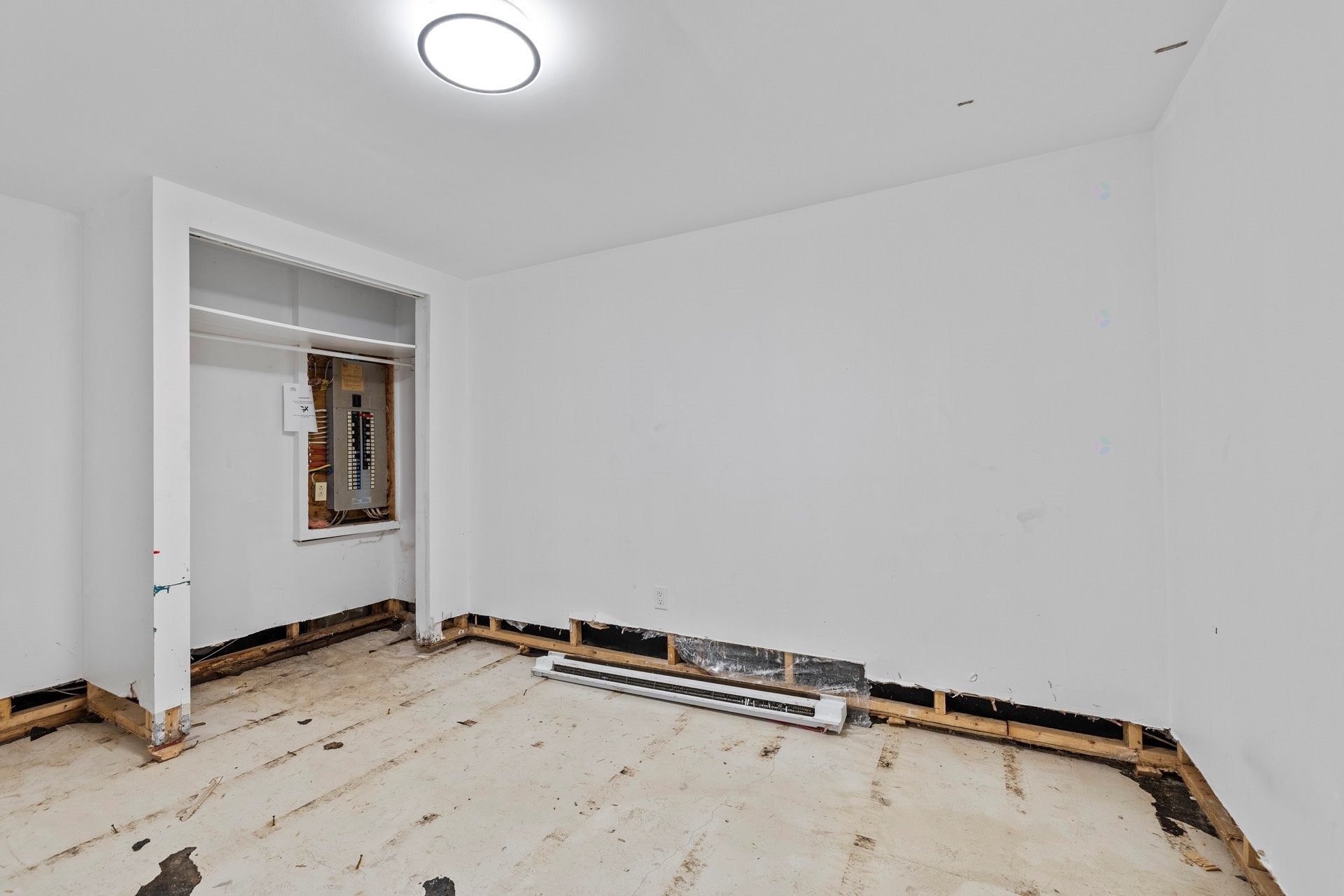 









4461


Rue Cécile

,
Montréal (Pierrefonds-Roxboro),




QC
H9K1N1

