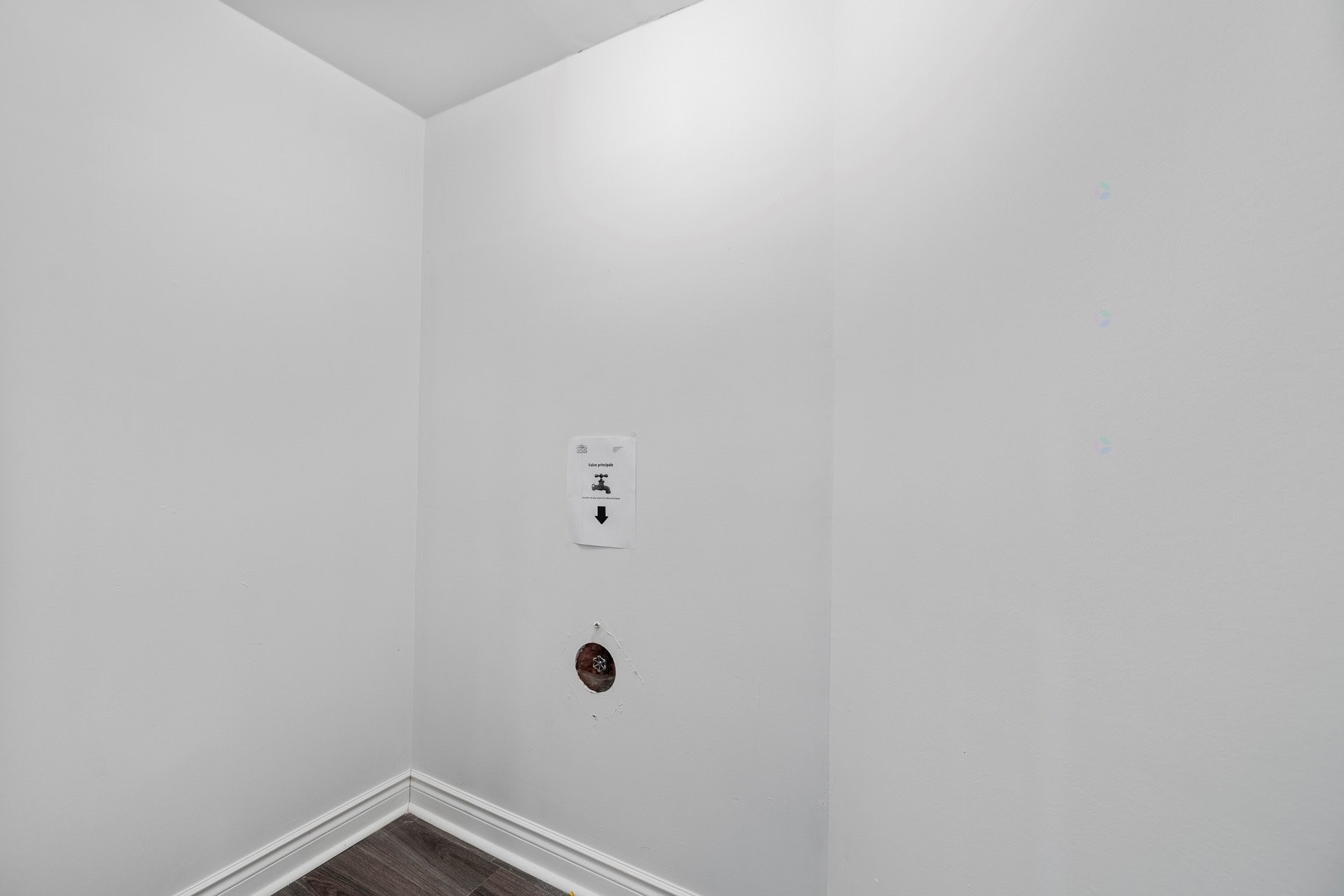 









4461


Rue Cécile

,
Montréal (Pierrefonds-Roxboro),




QC
H9K1N1

