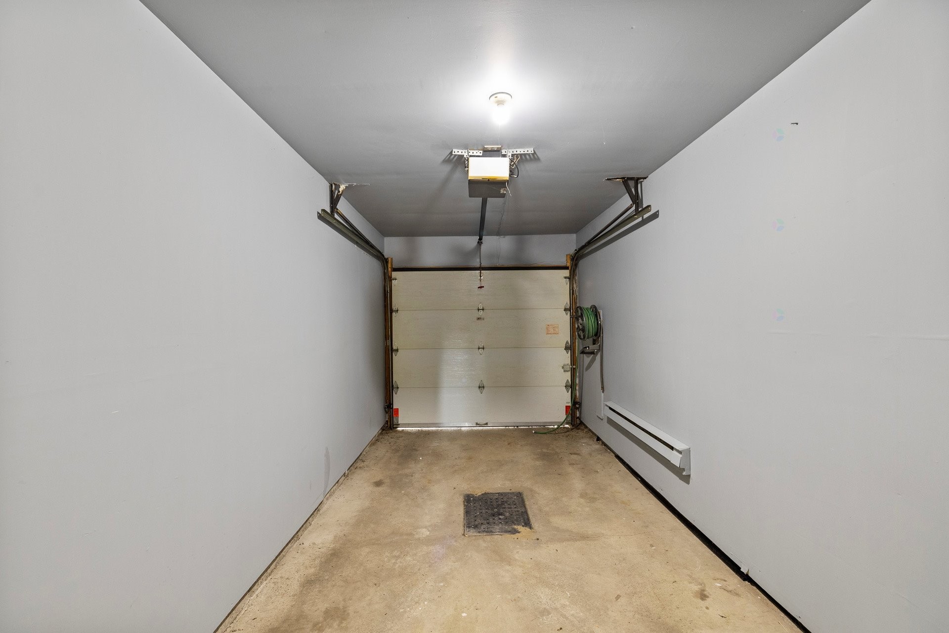 









4461


Rue Cécile

,
Montréal (Pierrefonds-Roxboro),




QC
H9K1N1

