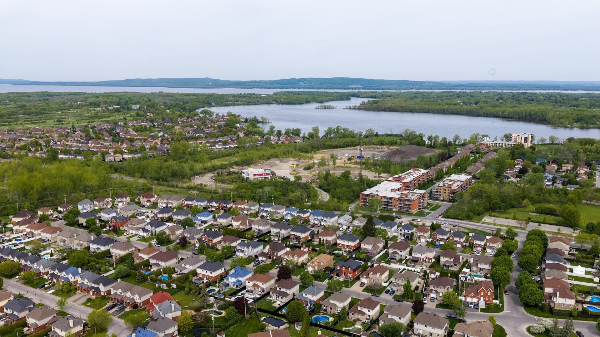 









4461


Rue Cécile

,
Montréal (Pierrefonds-Roxboro),




QC
H9K1N1

