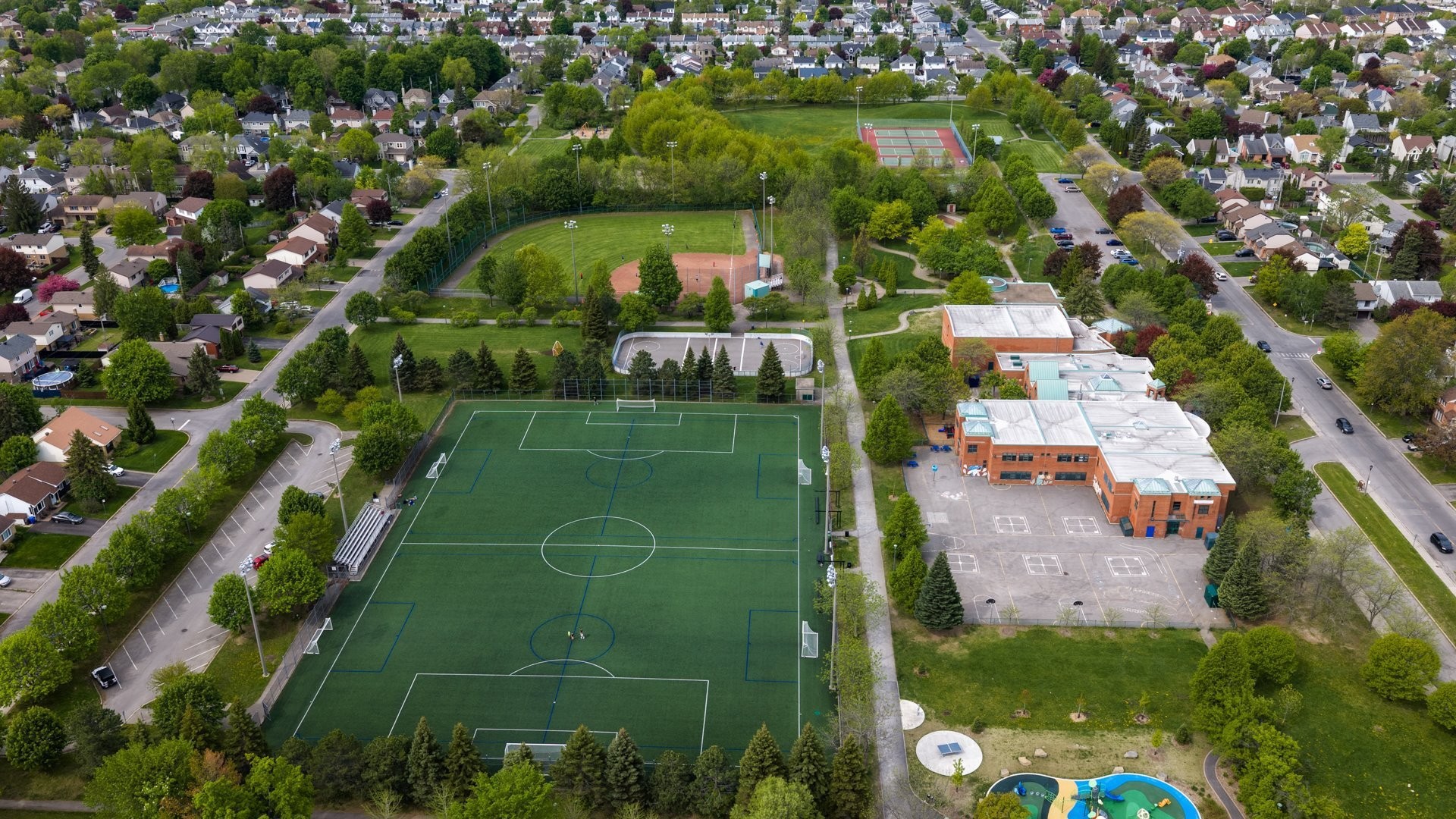 









4461


Rue Cécile

,
Montréal (Pierrefonds-Roxboro),




QC
H9K1N1


