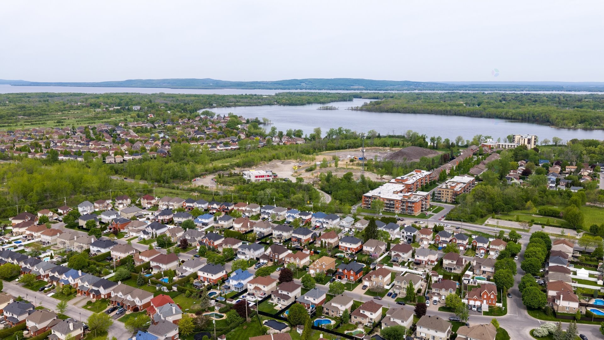 









4461


Rue Cécile

,
Montréal (Pierrefonds-Roxboro),




QC
H9K1N1

