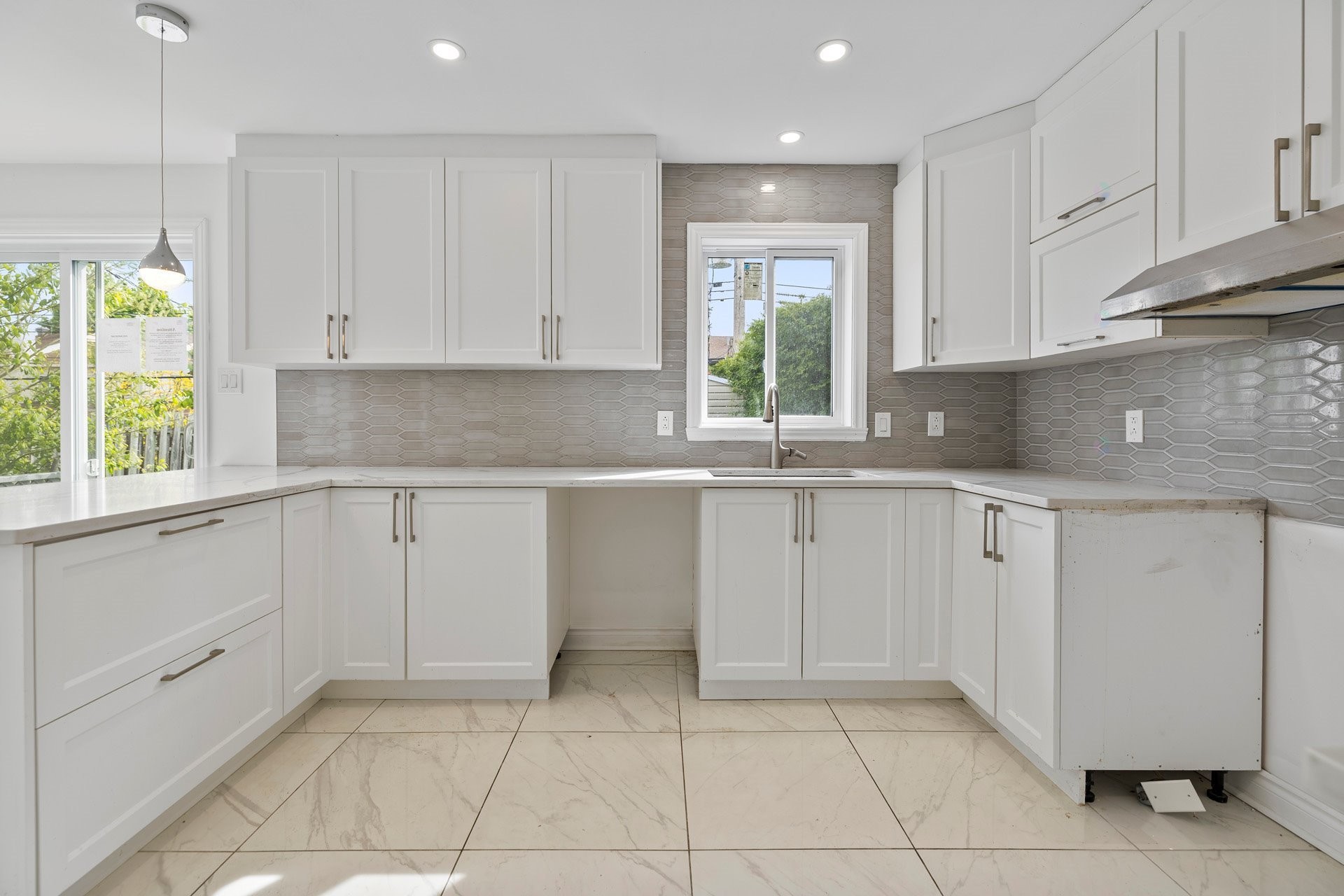 









4461


Rue Cécile

,
Montréal (Pierrefonds-Roxboro),




QC
H9K1N1

