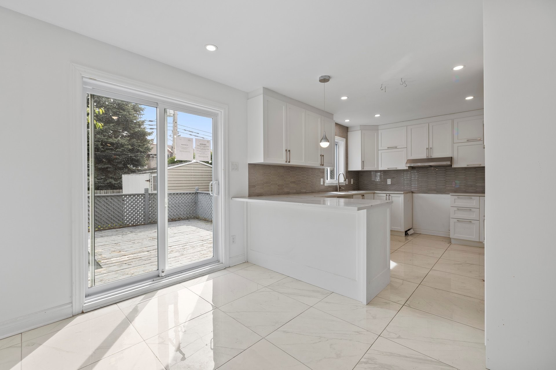 









4461


Rue Cécile

,
Montréal (Pierrefonds-Roxboro),




QC
H9K1N1

