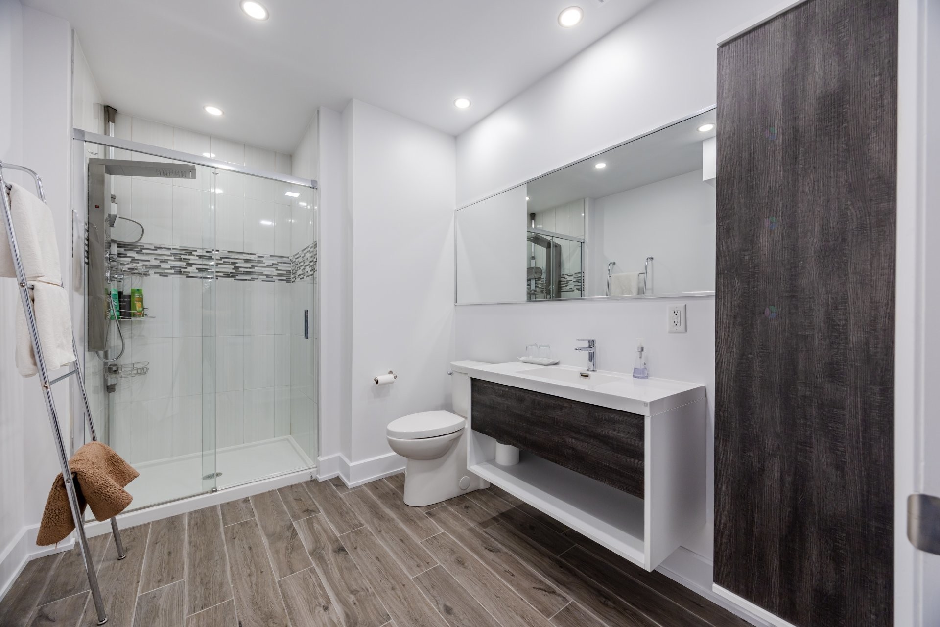 









7720


Av. de Lugano

,
Brossard,




QC
J4Y0G2

