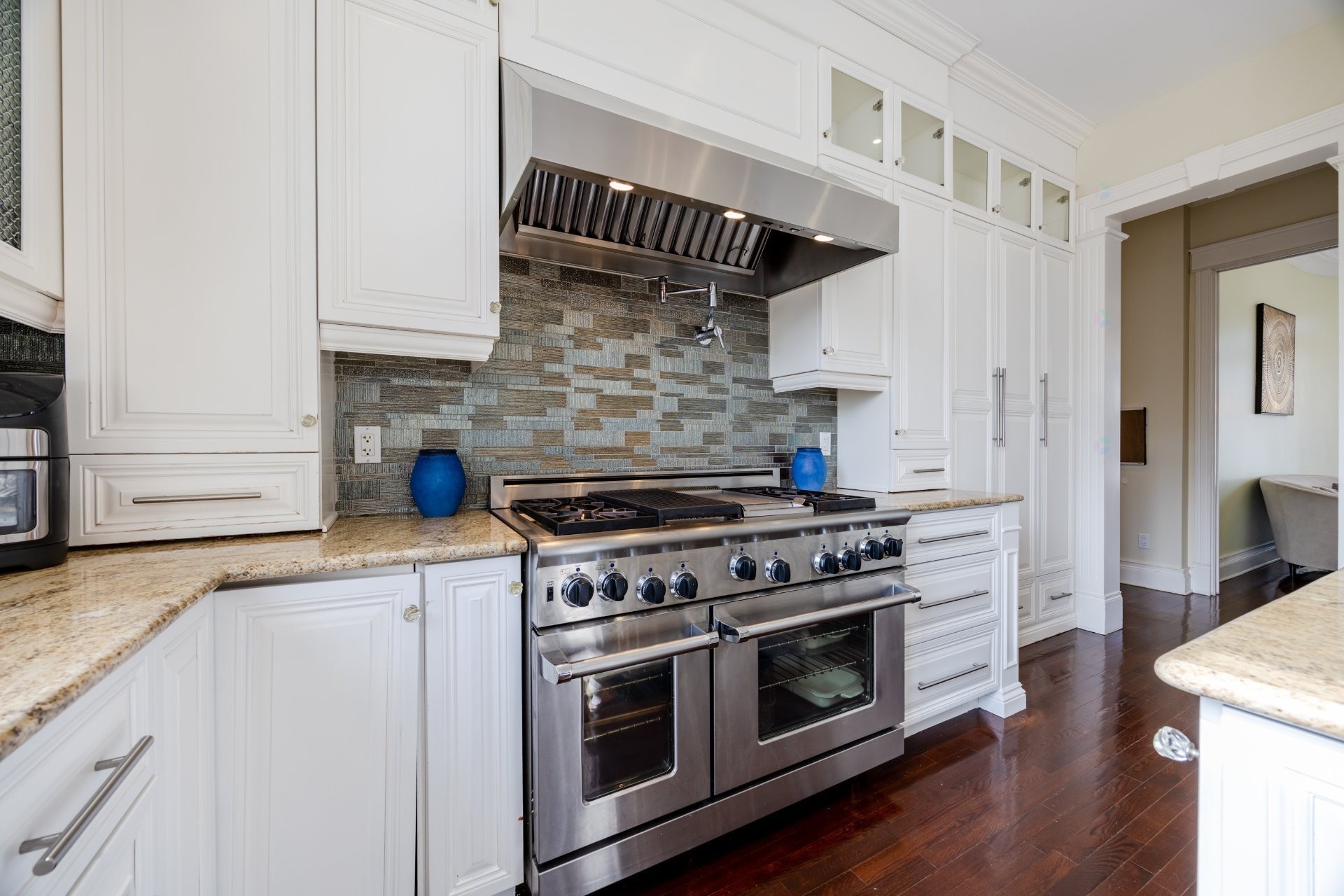 









3920


Rue Leningrad

,
Brossard,




QC
J4Y3J6

