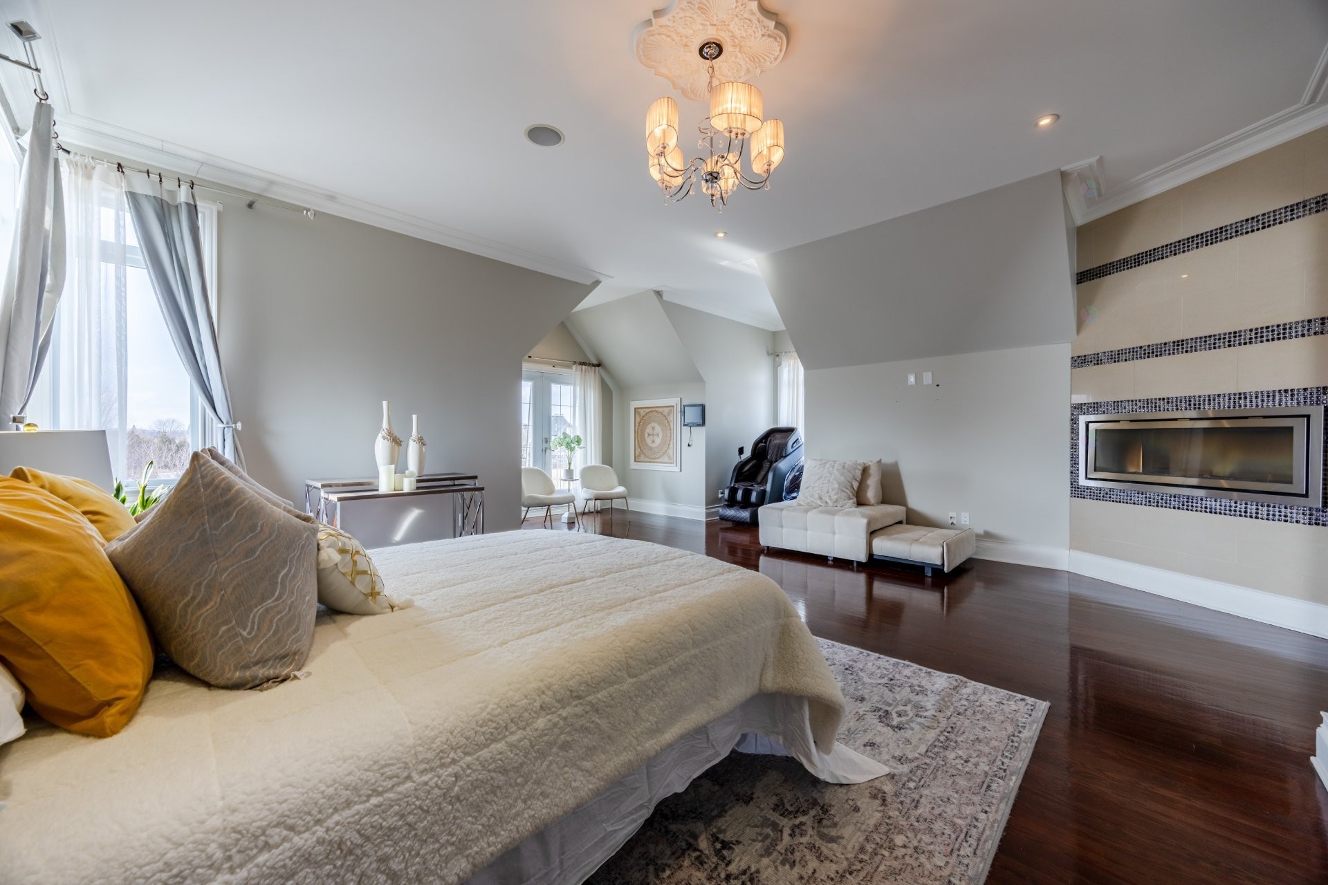 









3920


Rue Leningrad

,
Brossard,




QC
J4Y3J6


