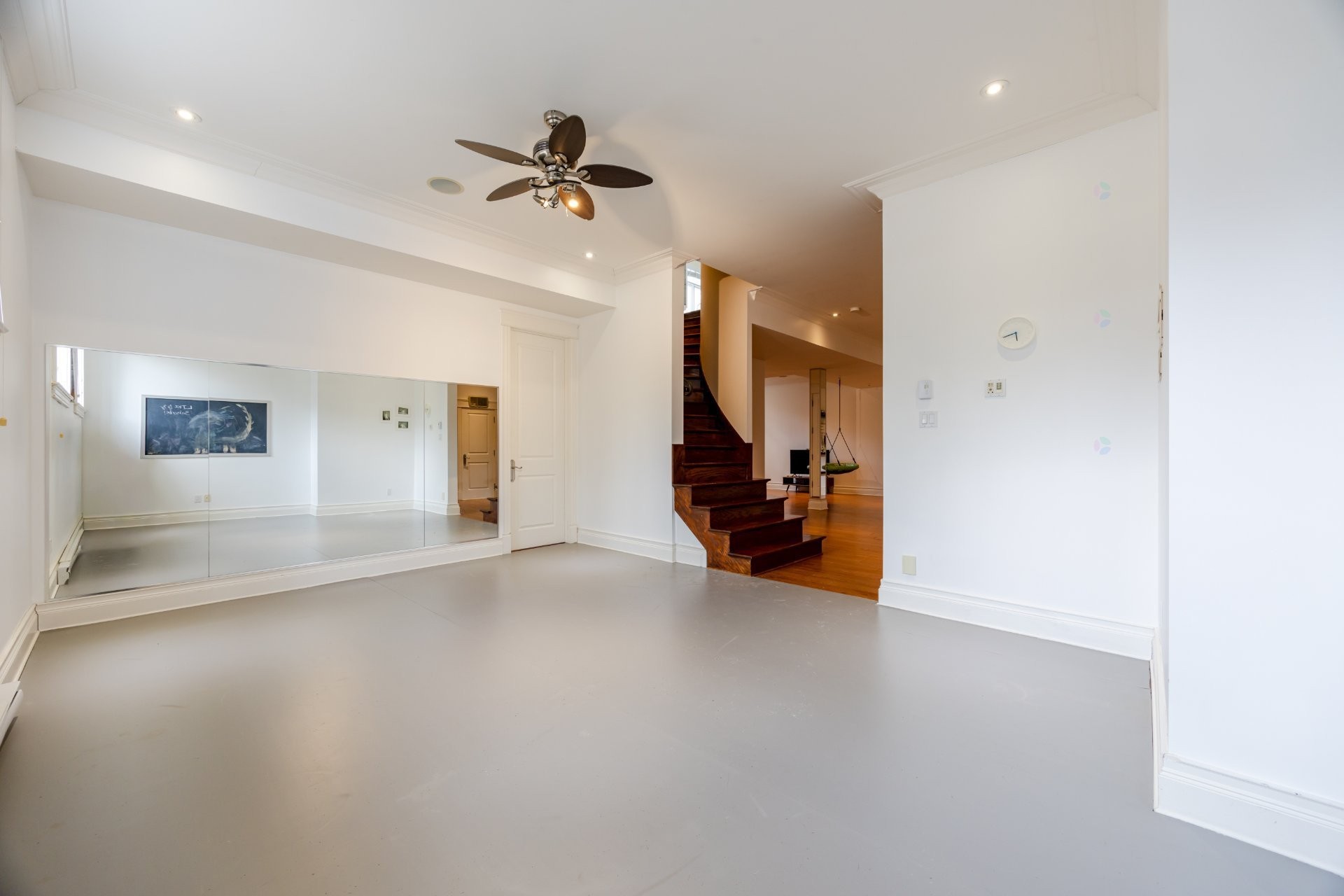 









3920


Rue Leningrad

,
Brossard,




QC
J4Y3J6

