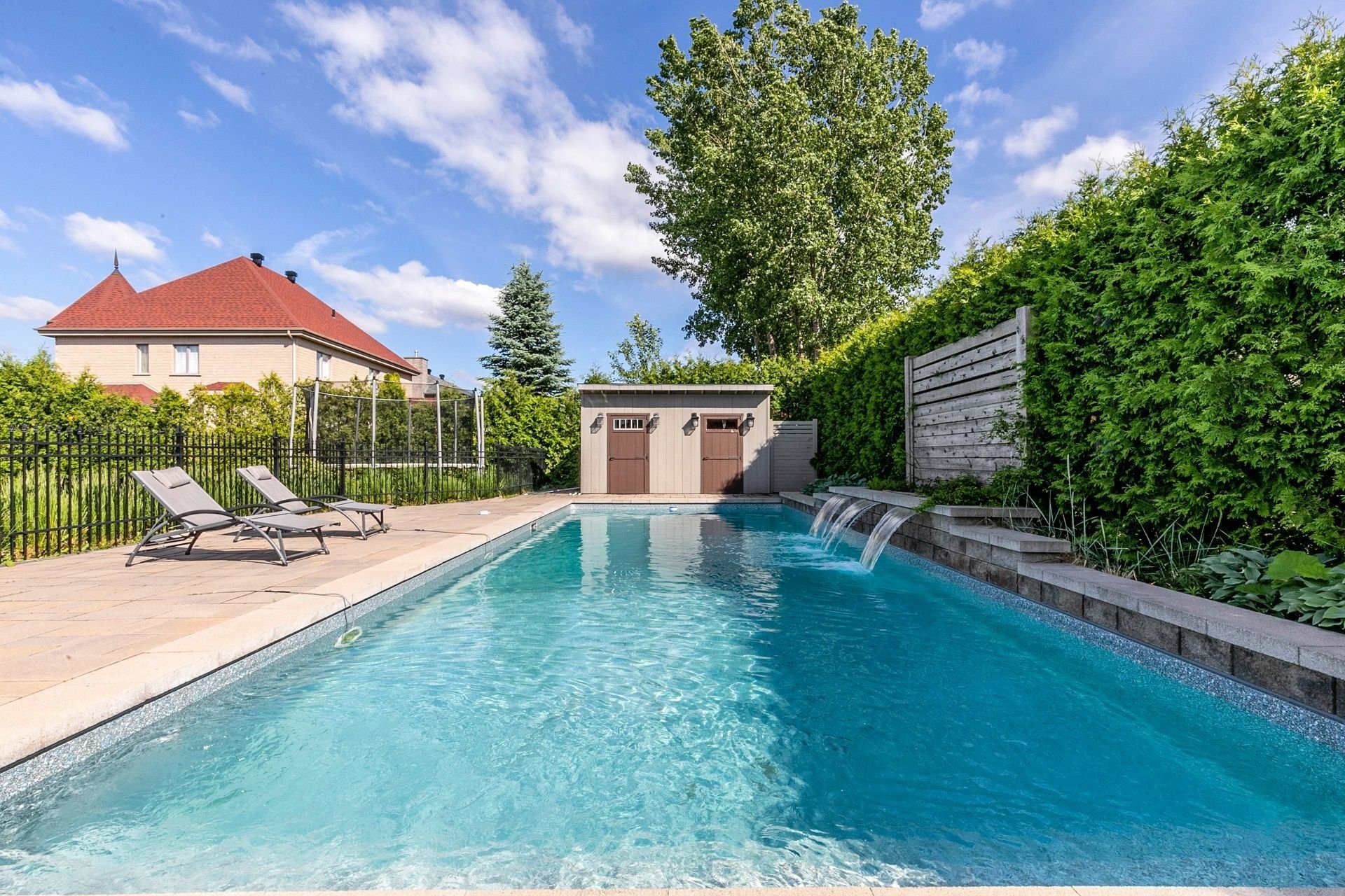 









3920


Rue Leningrad

,
Brossard,




QC
J4Y3J6

