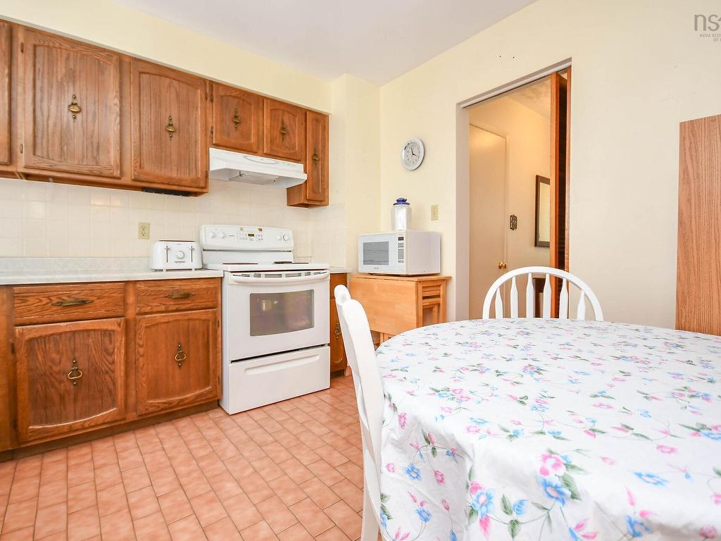 












47 Smokey Drive

,
Lower Sackville,




NS
B4C 3B5

