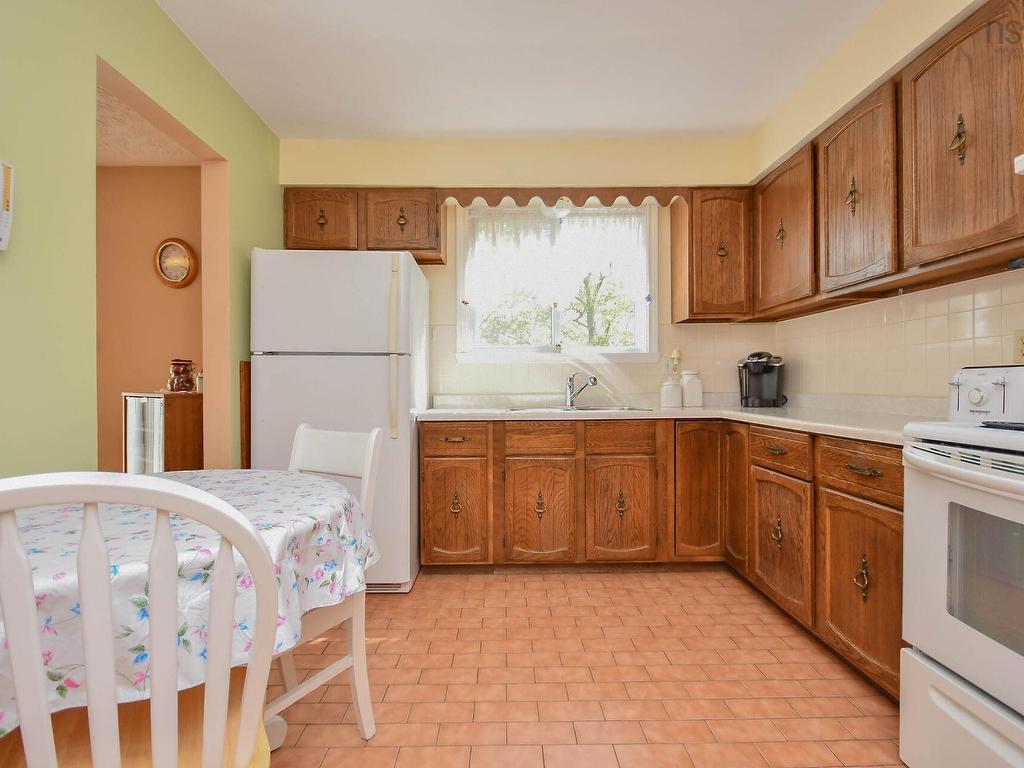 












47 Smokey Drive

,
Lower Sackville,




NS
B4C 3B5

