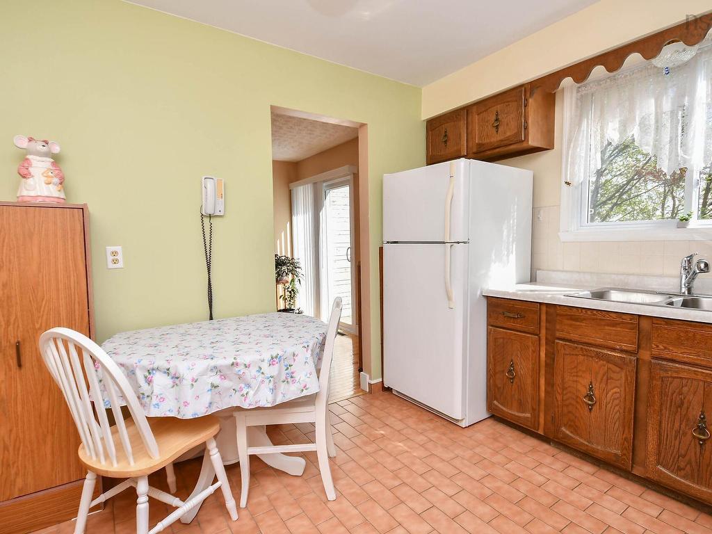 












47 Smokey Drive

,
Lower Sackville,




NS
B4C 3B5

