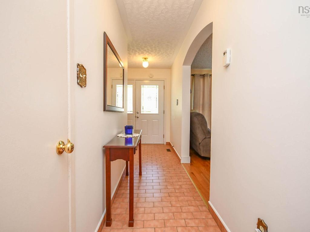 












47 Smokey Drive

,
Lower Sackville,




NS
B4C 3B5

