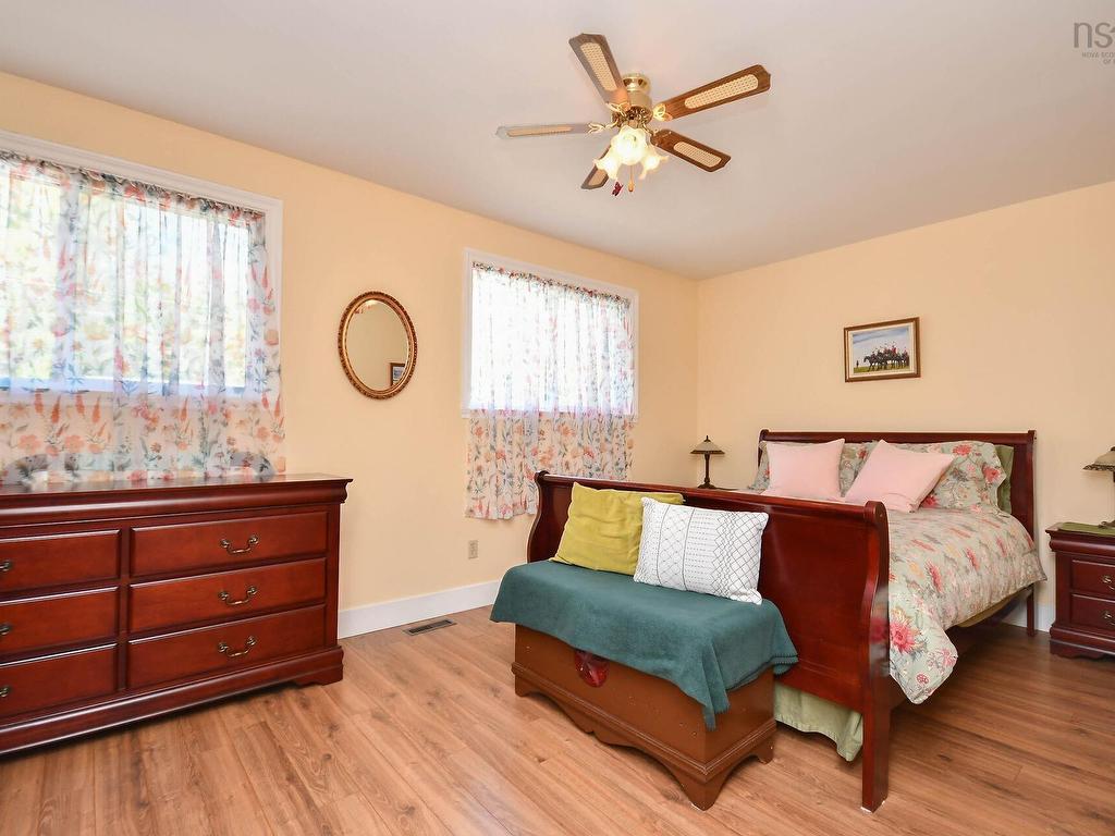 












47 Smokey Drive

,
Lower Sackville,




NS
B4C 3B5

