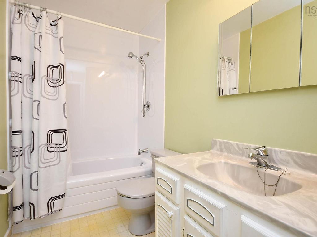 












47 Smokey Drive

,
Lower Sackville,




NS
B4C 3B5

