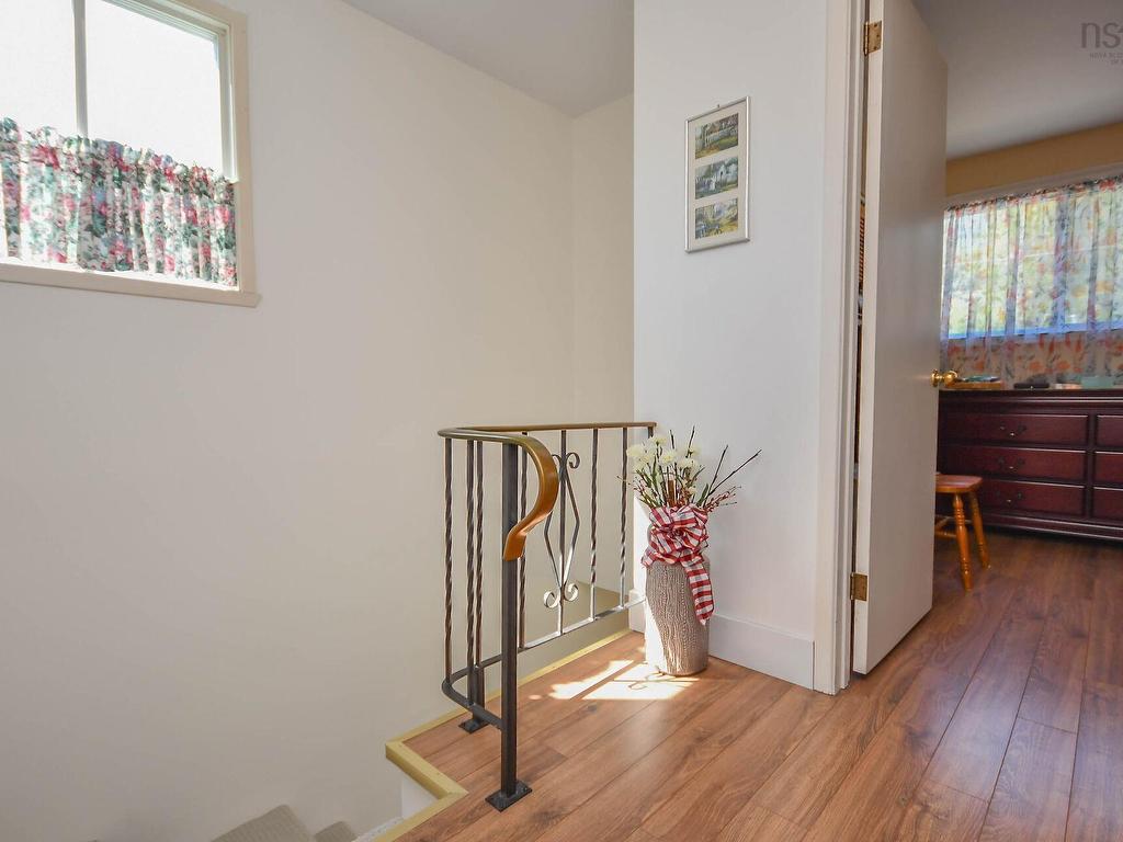 












47 Smokey Drive

,
Lower Sackville,




NS
B4C 3B5

