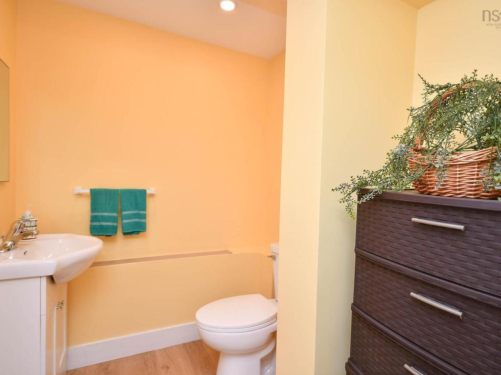 












47 Smokey Drive

,
Lower Sackville,




NS
B4C 3B5

