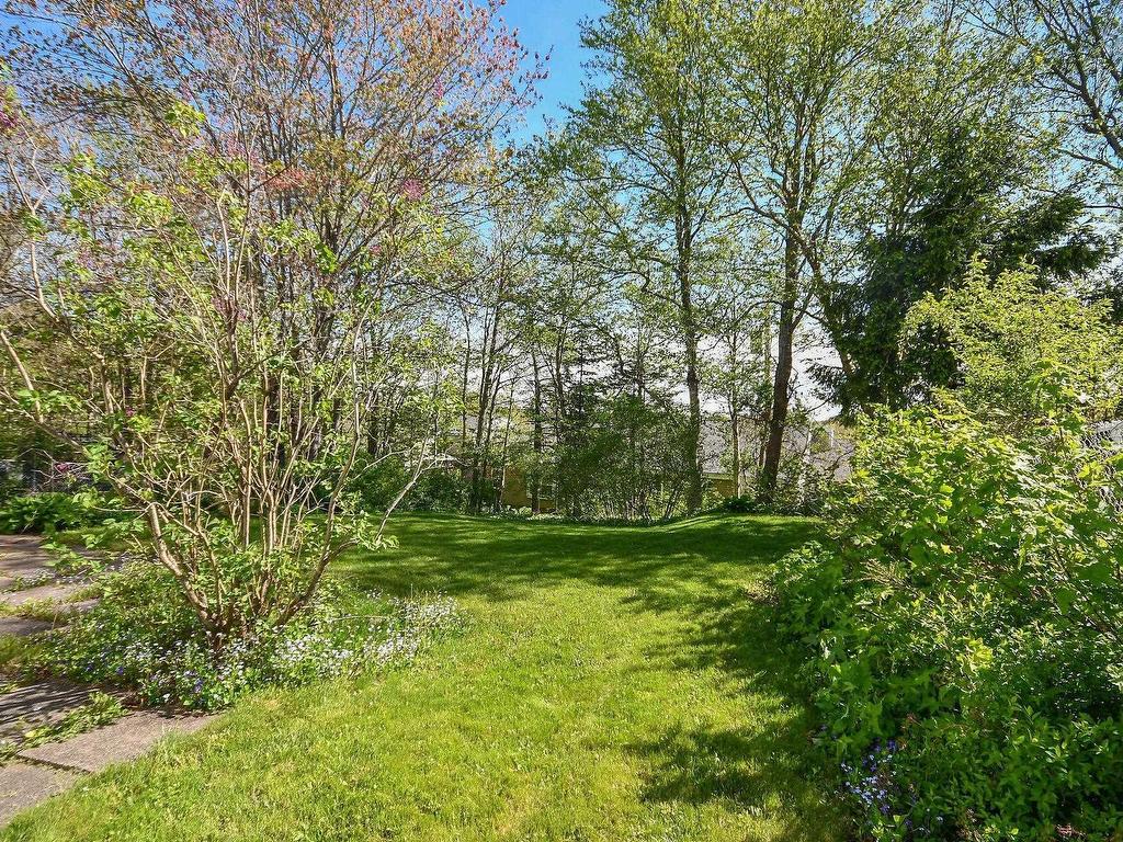












47 Smokey Drive

,
Lower Sackville,




NS
B4C 3B5

