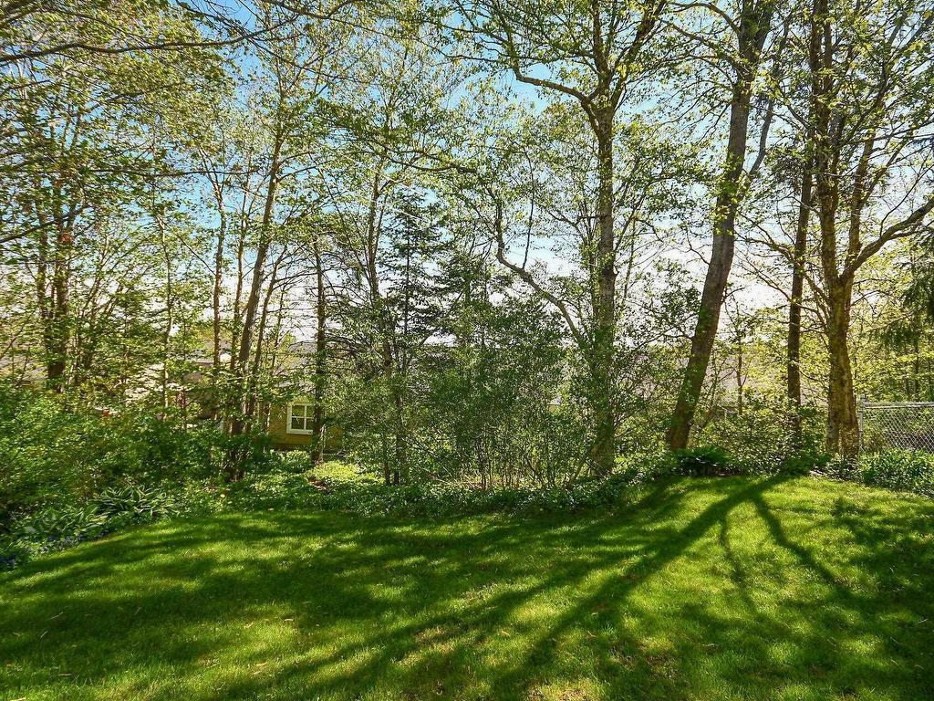 












47 Smokey Drive

,
Lower Sackville,




NS
B4C 3B5

