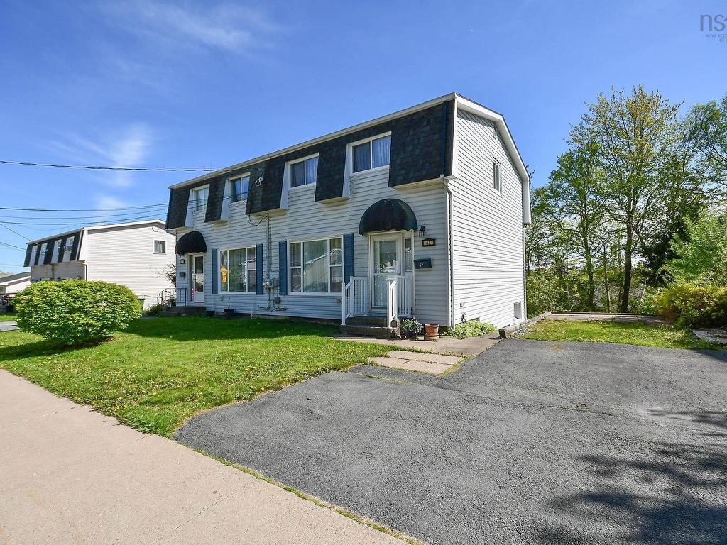 












47 Smokey Drive

,
Lower Sackville,




NS
B4C 3B5

