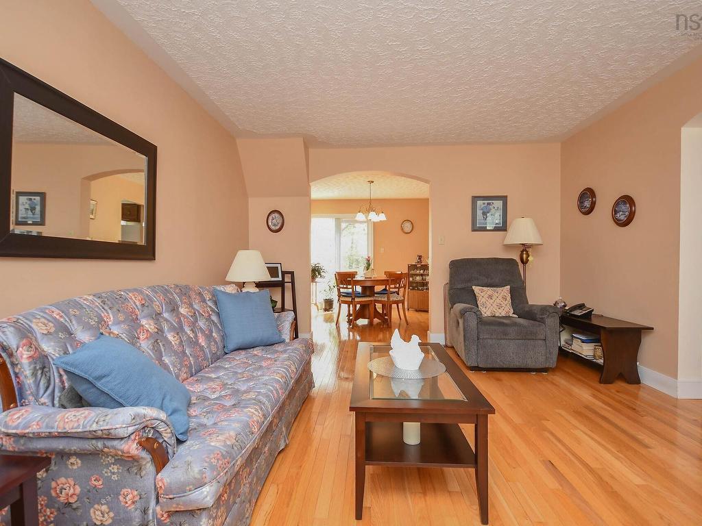 












47 Smokey Drive

,
Lower Sackville,




NS
B4C 3B5

