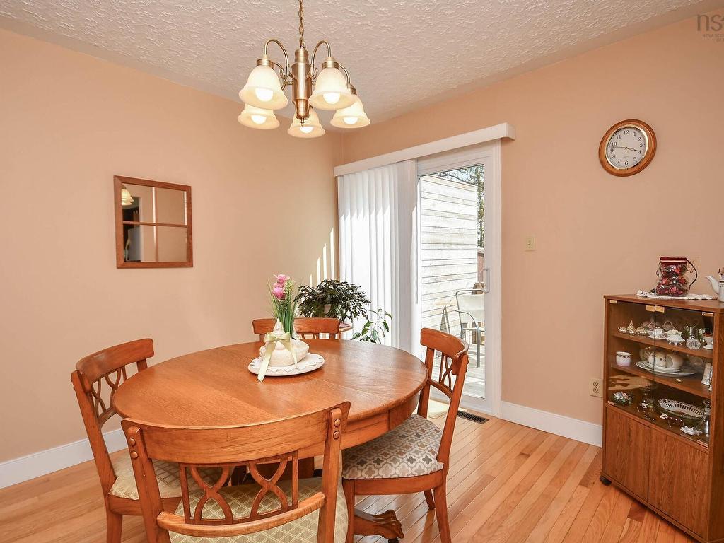












47 Smokey Drive

,
Lower Sackville,




NS
B4C 3B5

