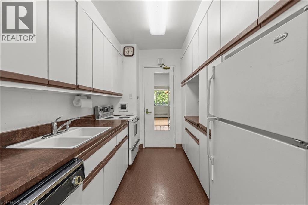 












21 DALE Avenue Unit# 904

,
Toronto,




Ontario
M4W1K3

