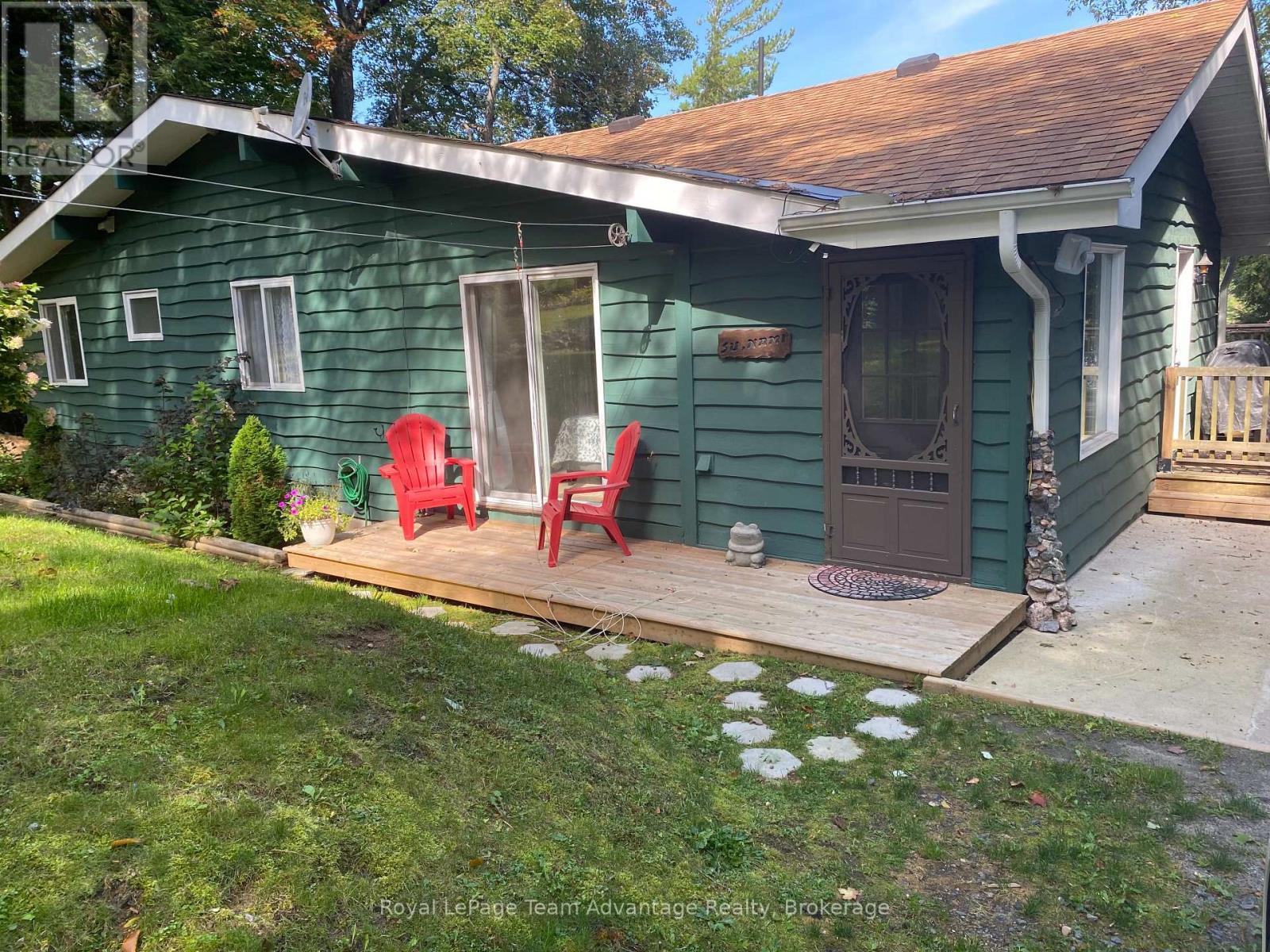 












8 FIREFLY WAY

,
Seguin,




Ontario
P2A0B2

