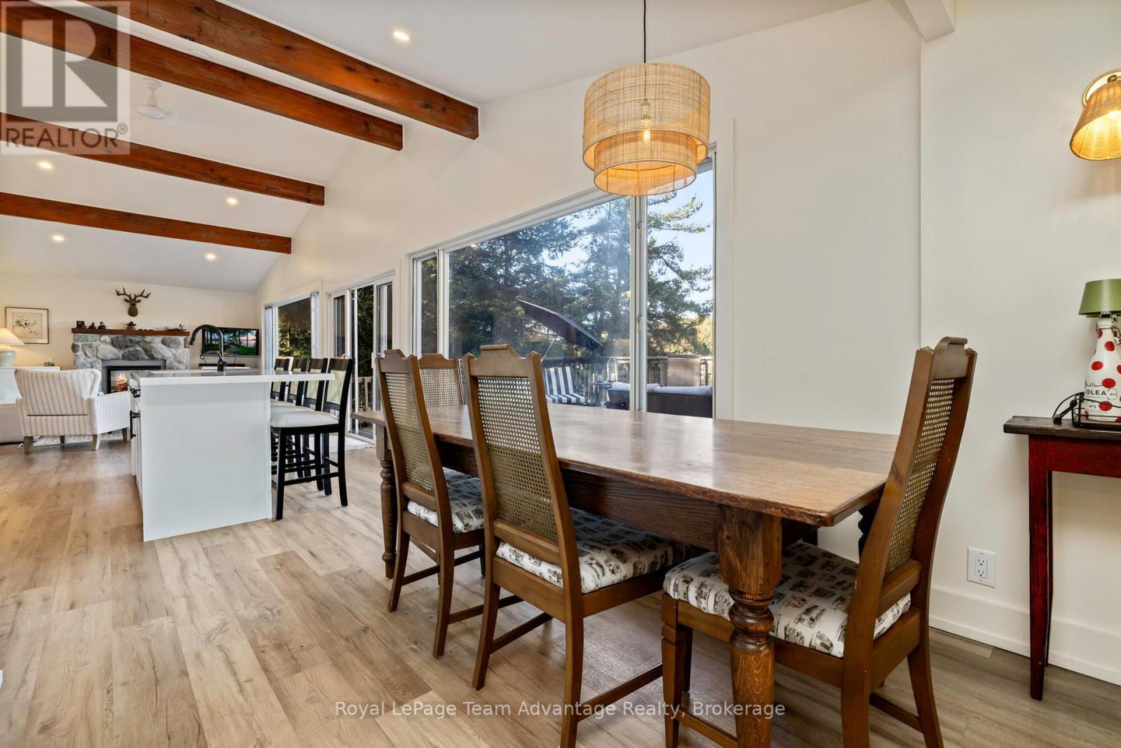 












8 FIREFLY WAY

,
Seguin,




Ontario
P2A0B2

