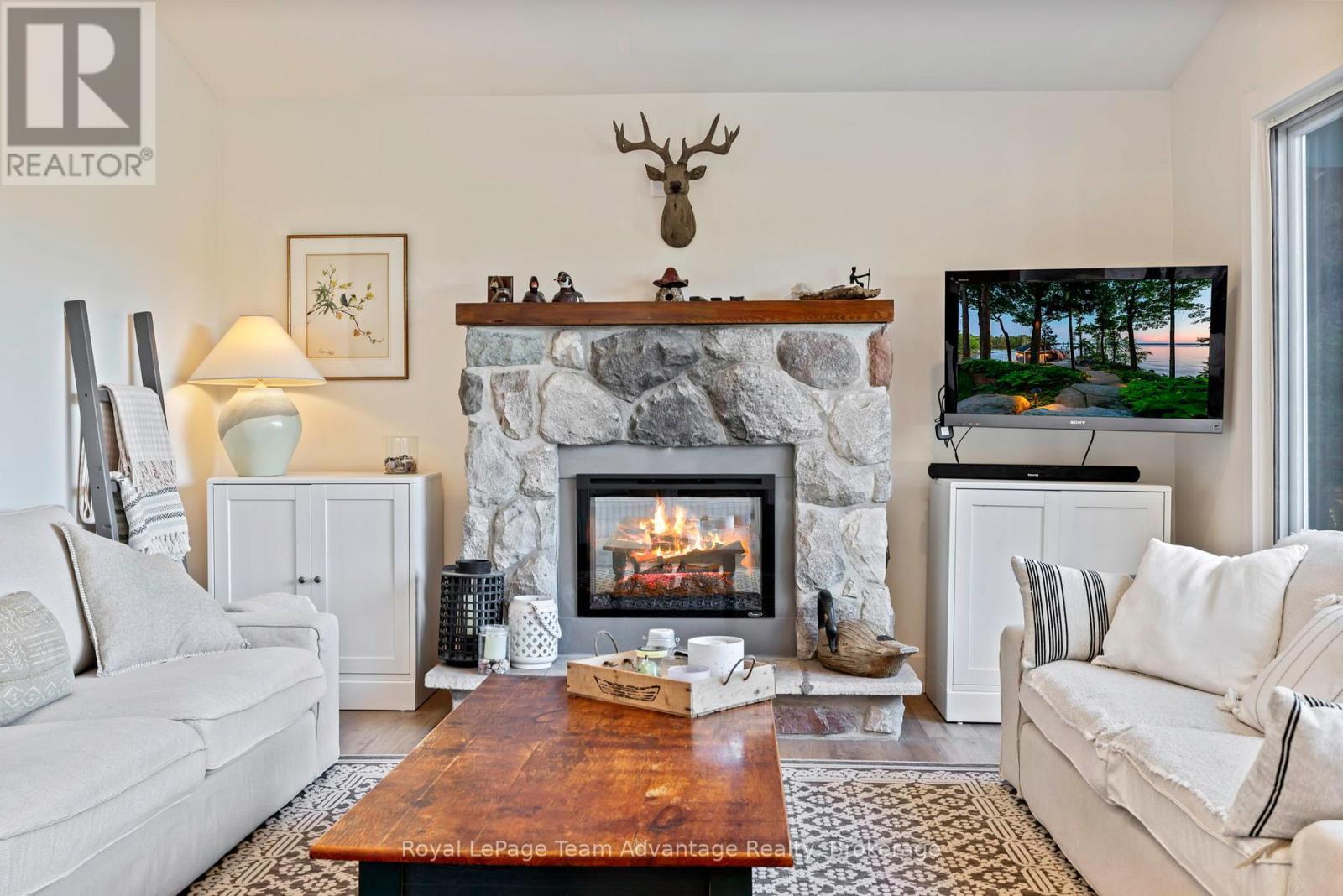 












8 FIREFLY WAY

,
Seguin,




Ontario
P2A0B2

