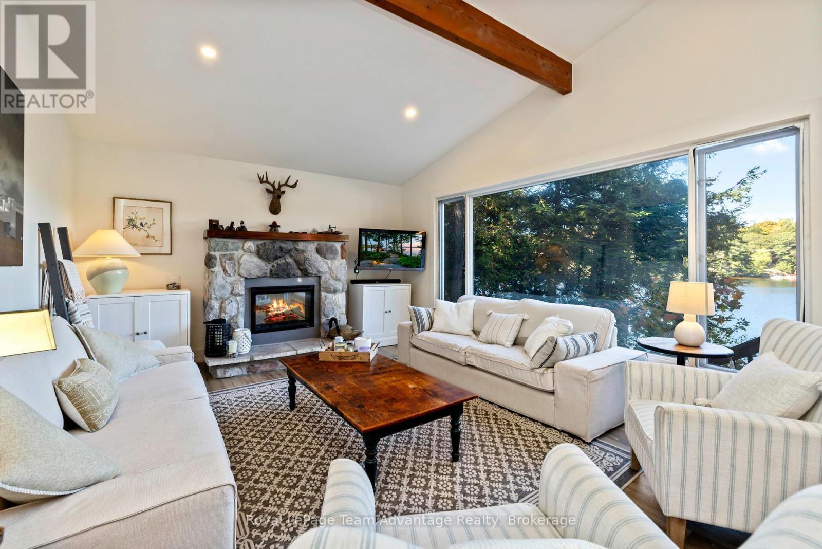 












8 FIREFLY WAY

,
Seguin,




Ontario
P2A0B2

